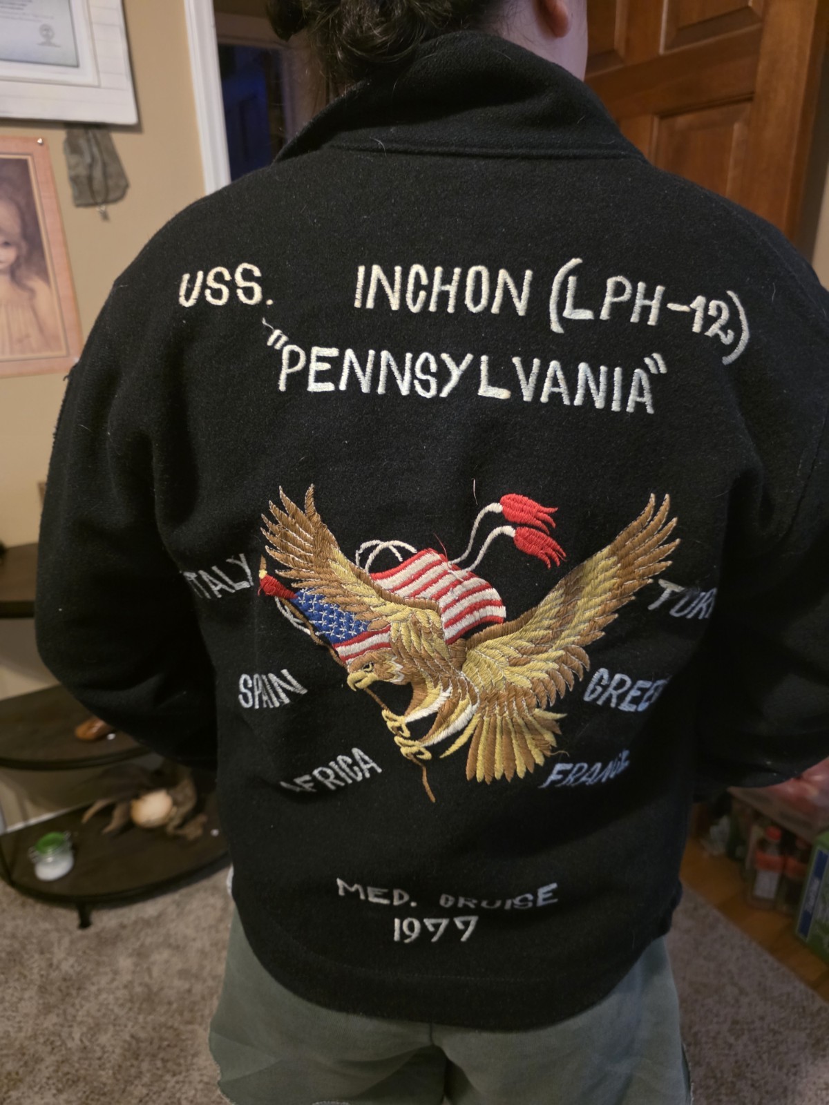 Vintage 1977 USS Inchon LPH-12 Navy Mediterranean Cruise Embroidered Jacket Med.