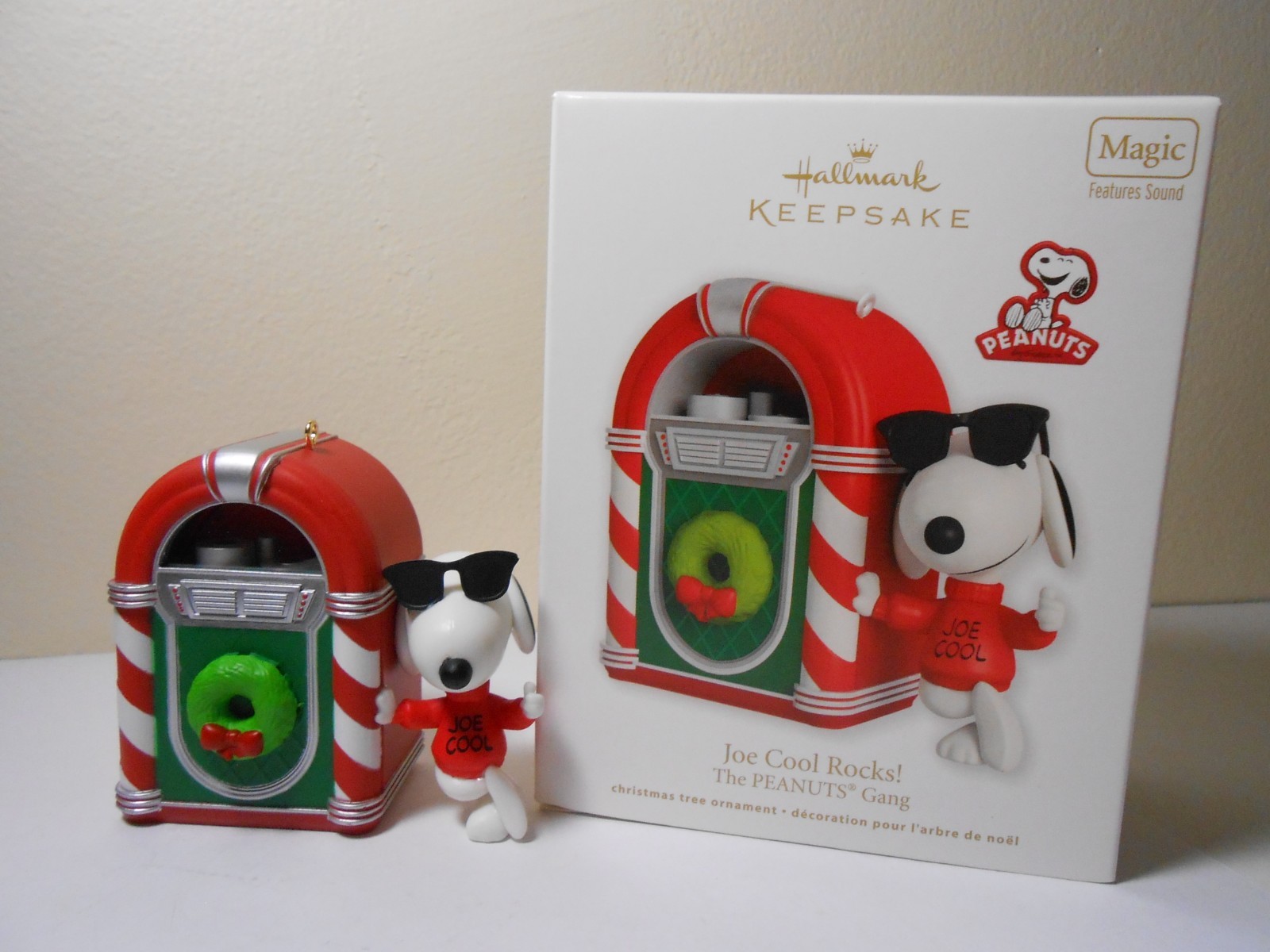 2012 Hallmark Magic Ornament Peanuts Gang Joe Cool Rocks Tested Works