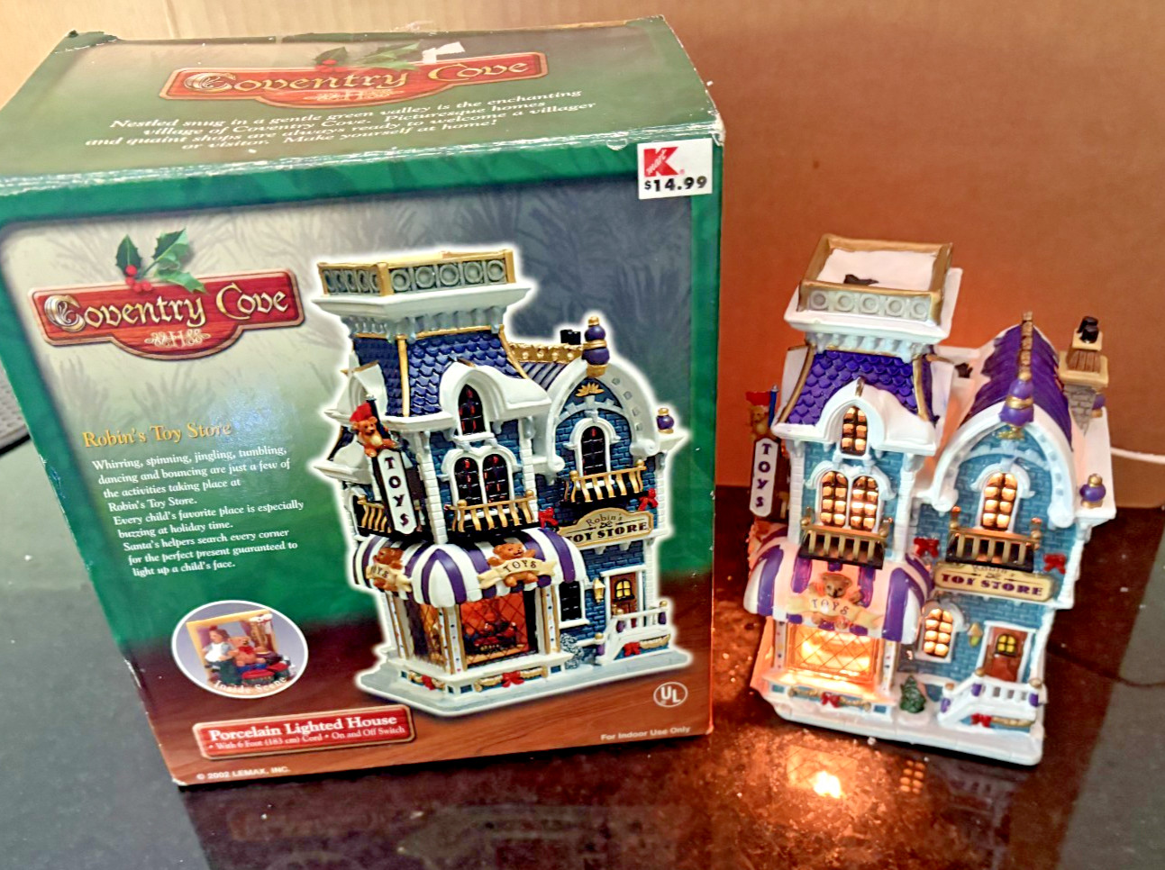 Vintage 2002 Lemax Coventry Cove Robin’s Toy Store Christmas village in box