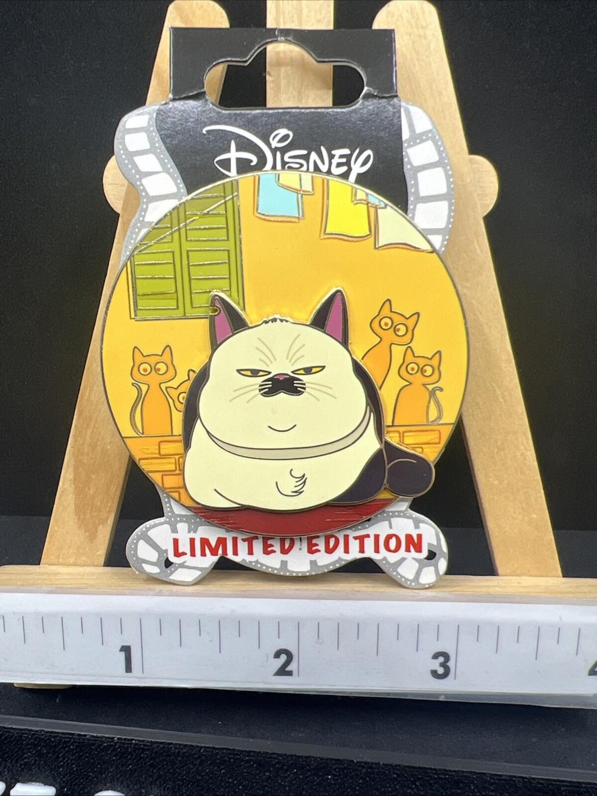 DSSH Pixar Luca Machiavelli the Cat Pin LE 400 Luca LE Disney Pin