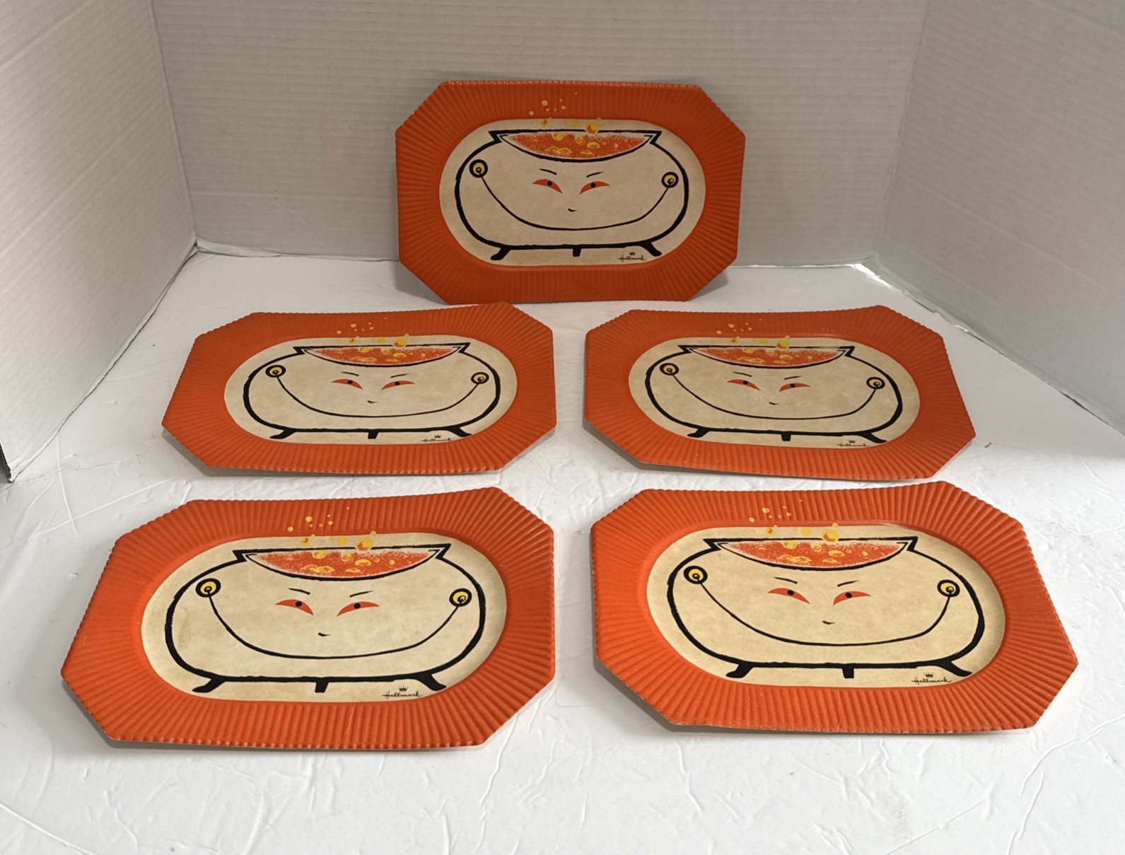 5 Vtg ca 1950s/1960s Evil Witch Cauldron Halloween Paper Plates Scarce Hallmark