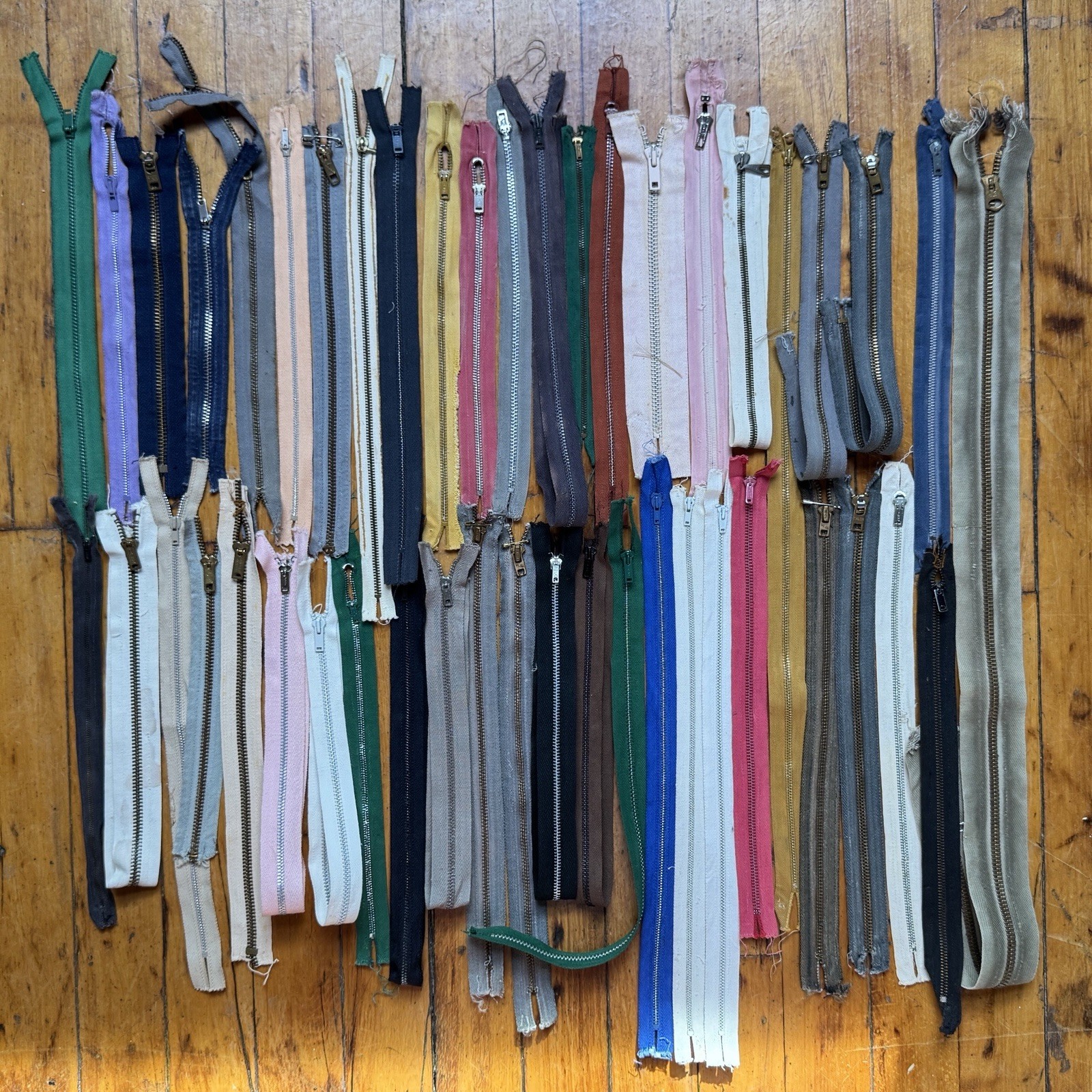 Lot Of 46 Vintage 30s 40s 50s 60s Zippers Metal Talon Etc. For Clothing Repair