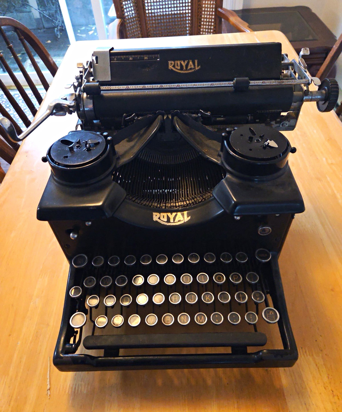 1938 Royal Manual Desktop Typewriter Steel Body, Black