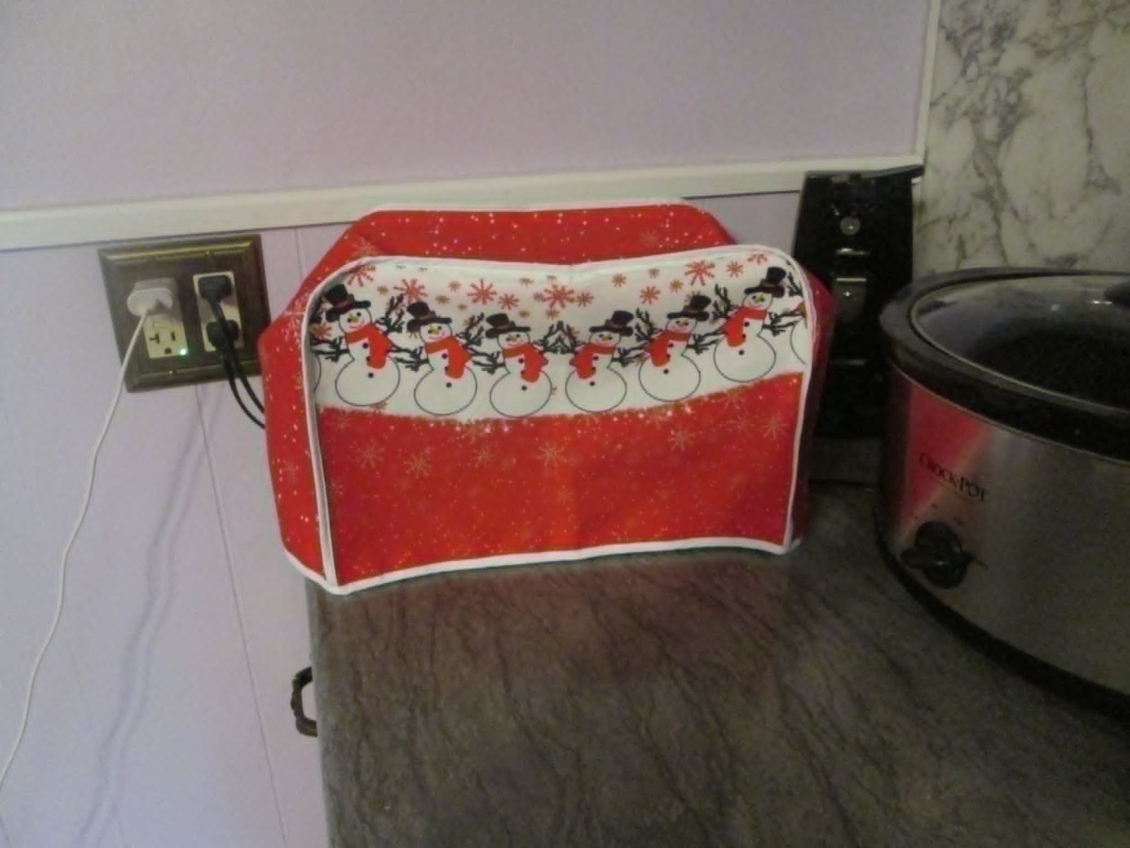 Stylish Snowman Printed Toaster Cover - Water-Resistant & Dustproof for Kitchens