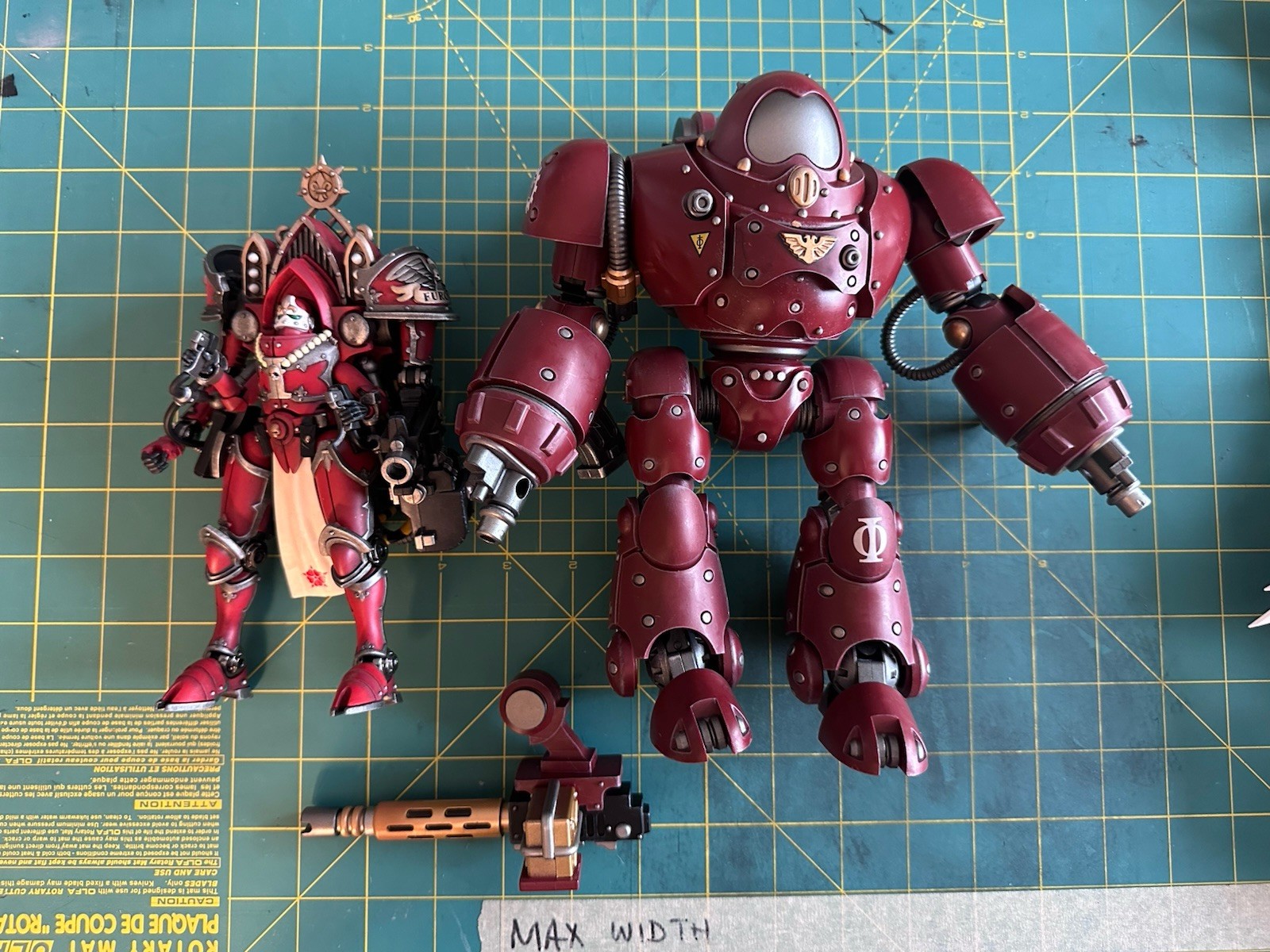 JOYTOY WH40K 1/18 Adeptus Mechanicus Kastelan Heavy Phosphor Blaster + Extra