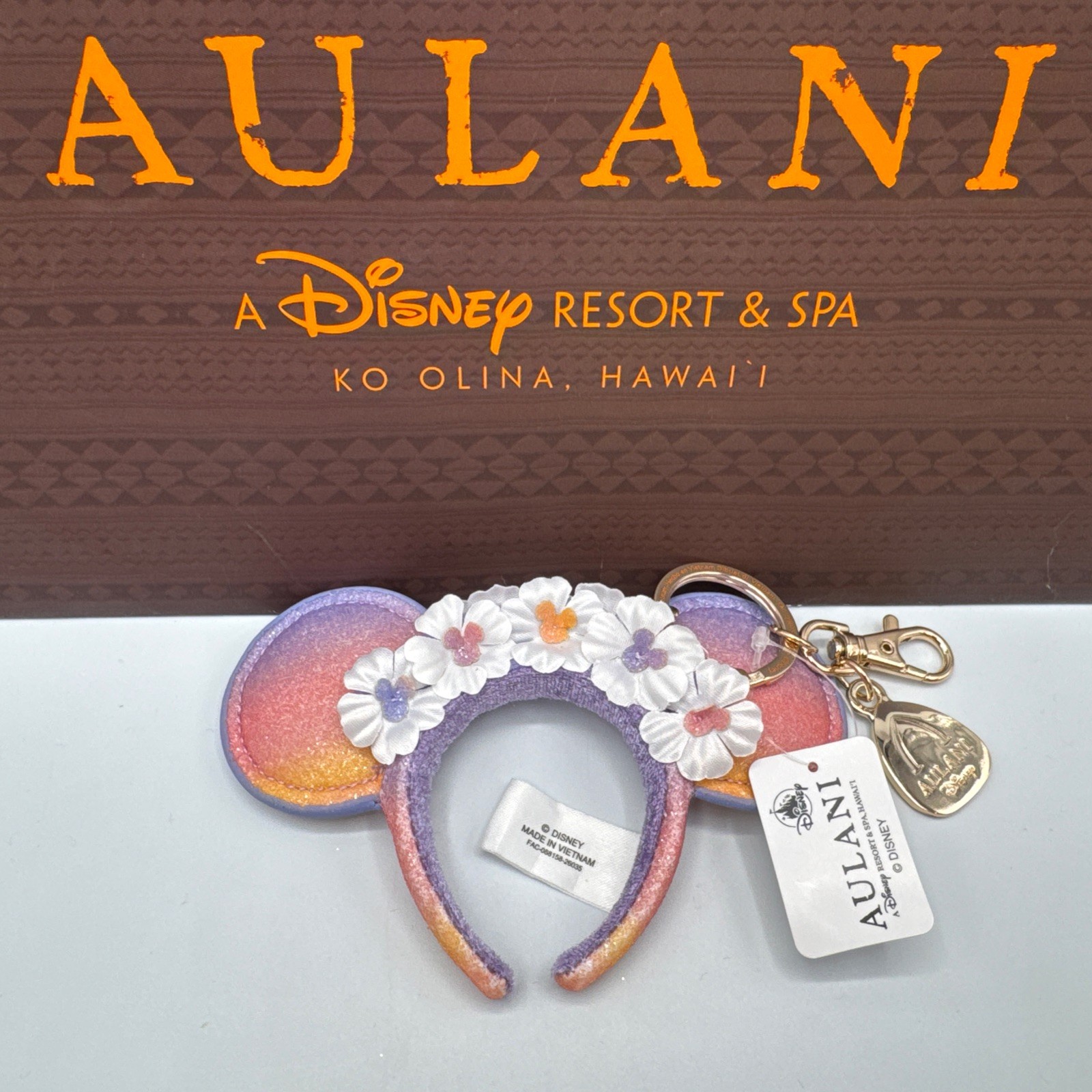 *New Authentic Disney Aulani Exclusive Keychain Mickey Minnie Mouse Purple Ears