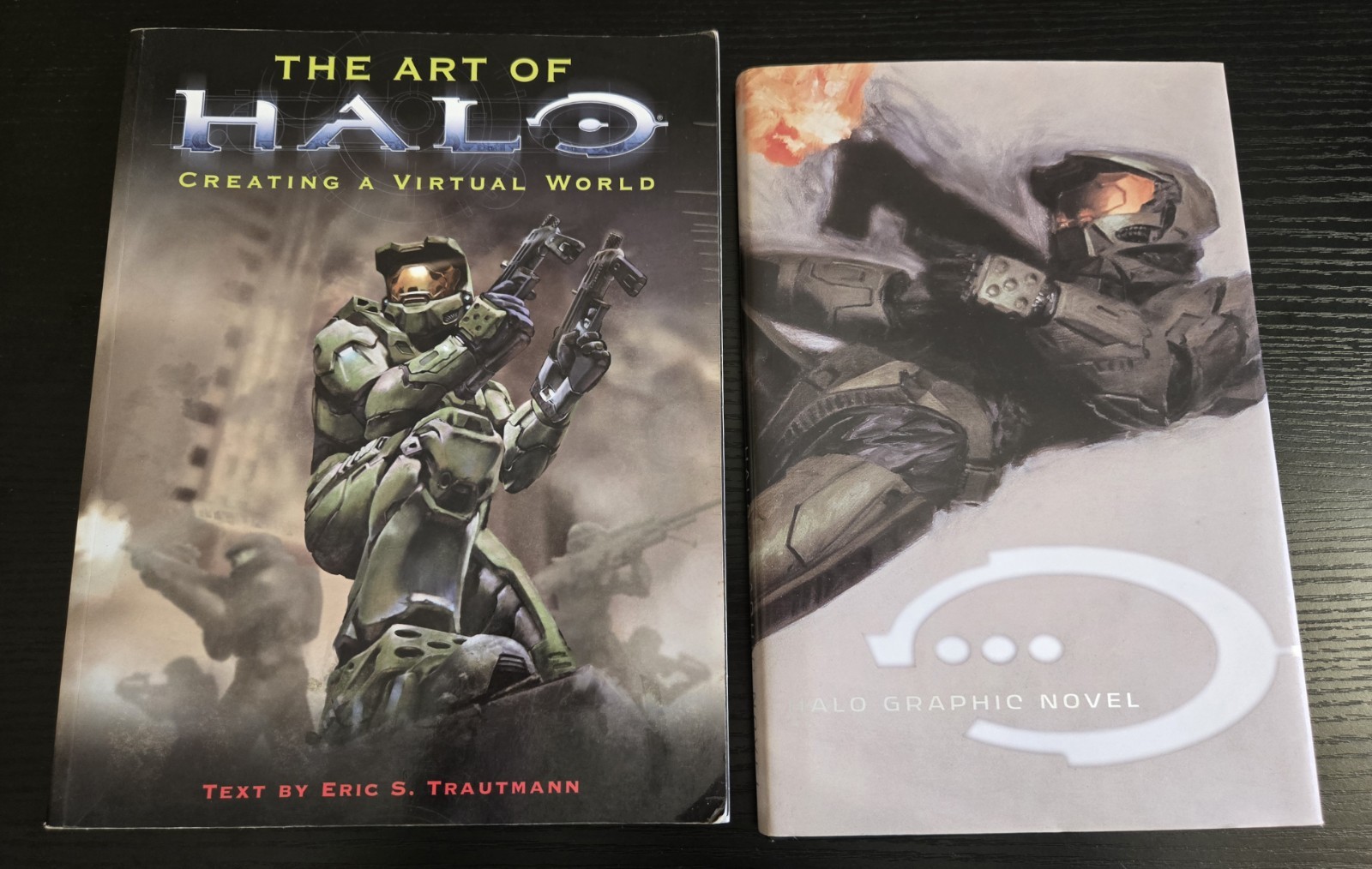 Halo Bundle Grapgic Novel And Art Book 2004 And 2006 Xbox Microsoft Video Game 