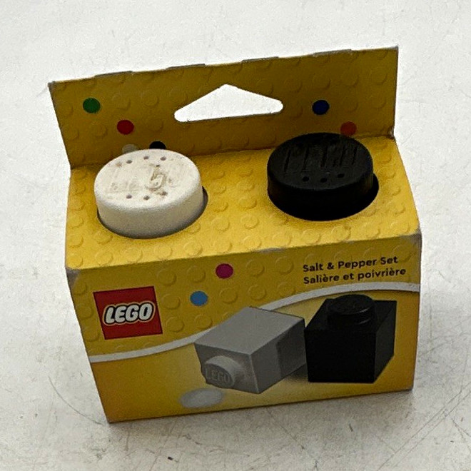 LEGO Salt & Pepper Shakers Set 850705 Mini Reusable Plastic 2pc White/Black
