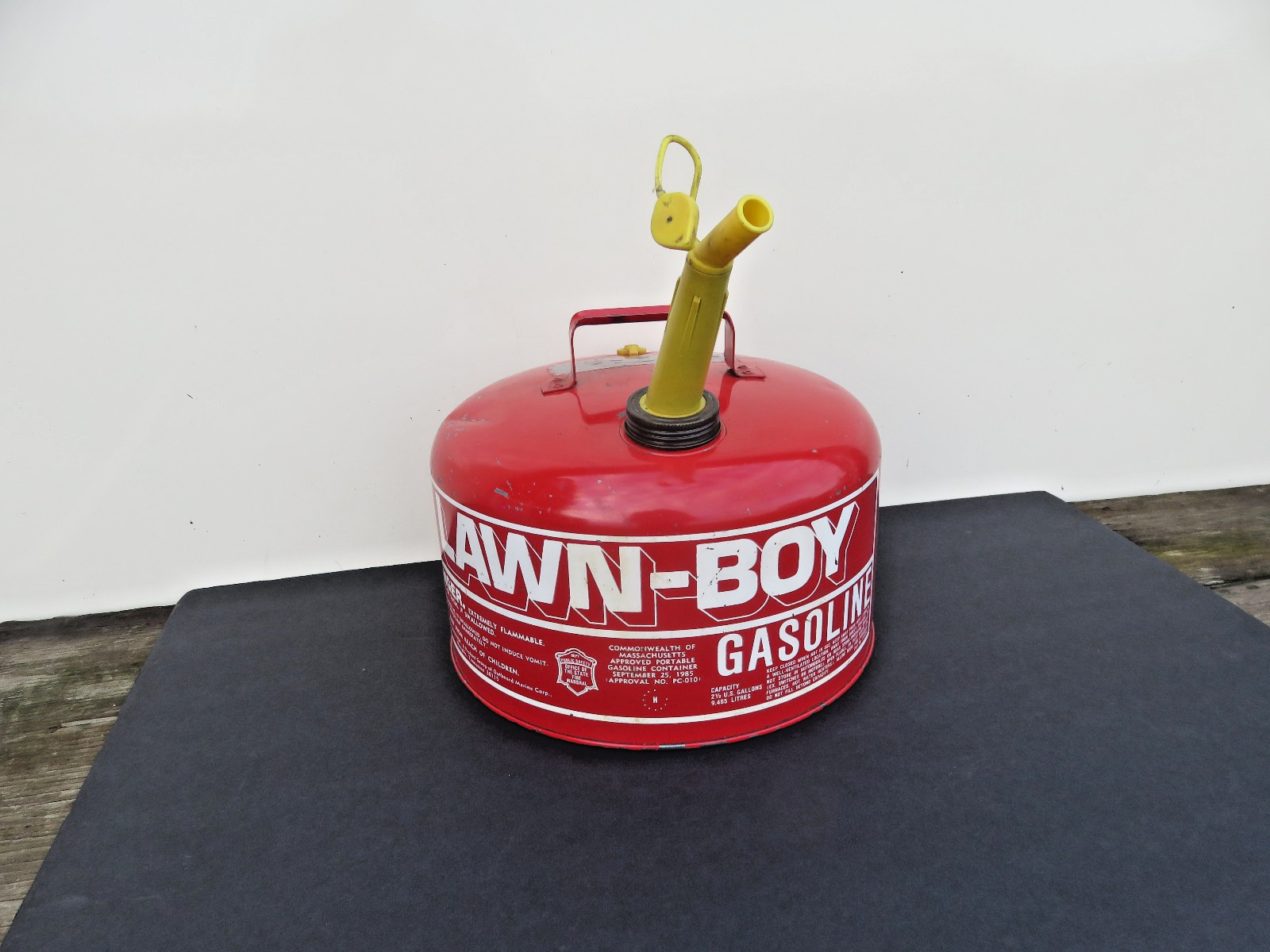 Lawn Boy 2 1/2 Gallon Metal Fuel  Can