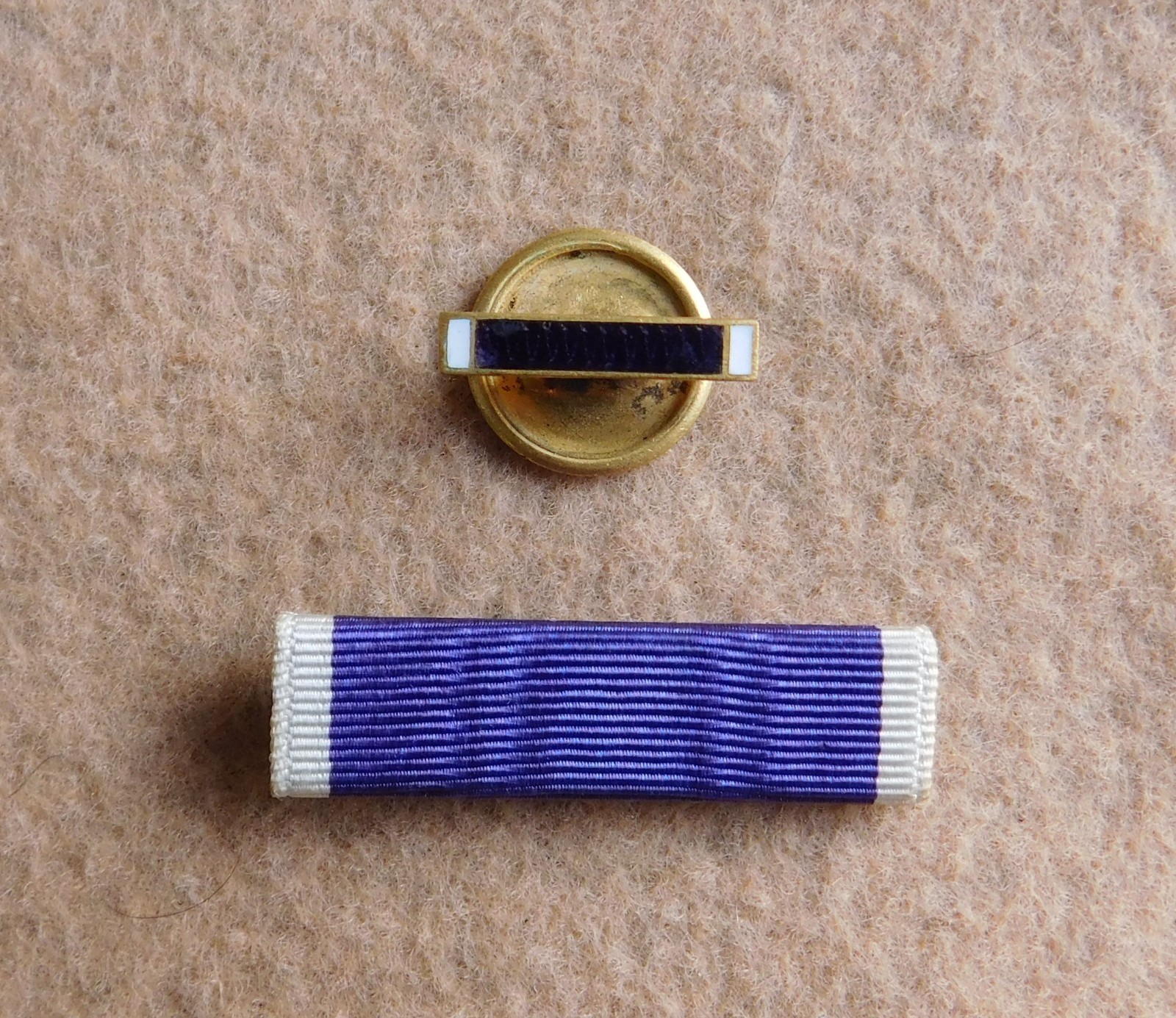 ORIGINAL WWII U.S. ARMY PH LAPEL BUTTON & RIBBON BAR SET UNISSUED