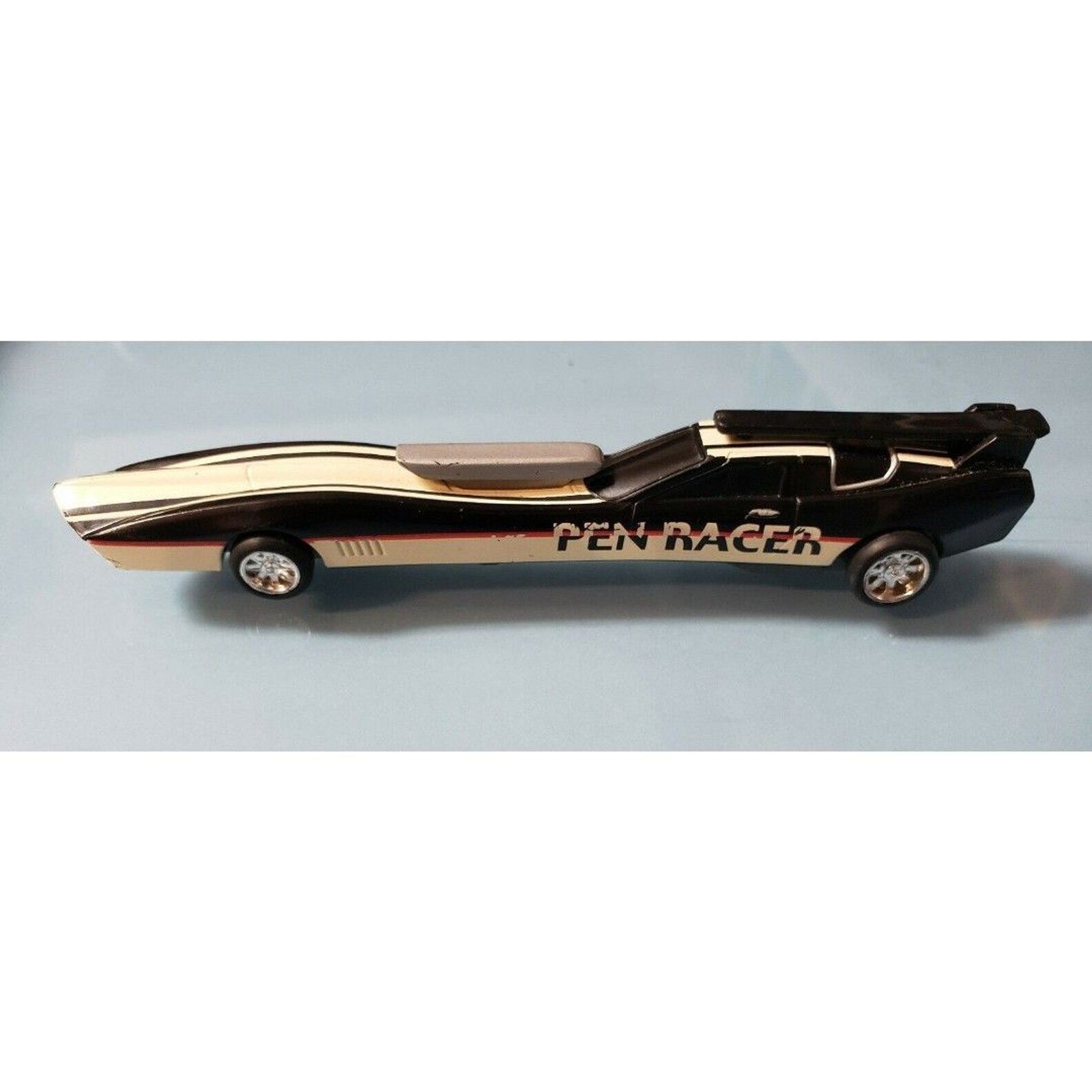 2004 TOMY PULBACK RACER RACING CAR DRAGSTER TOY PEN. (A2)