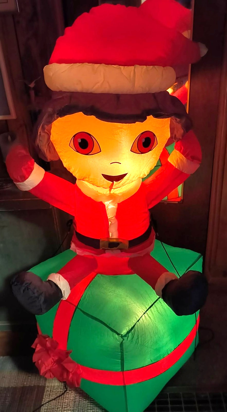 2009 GEMMY  DORA THE EXPLORER 4' INFLATABLE /GIFT LIGHTED/BOX & STAKES/WORKS