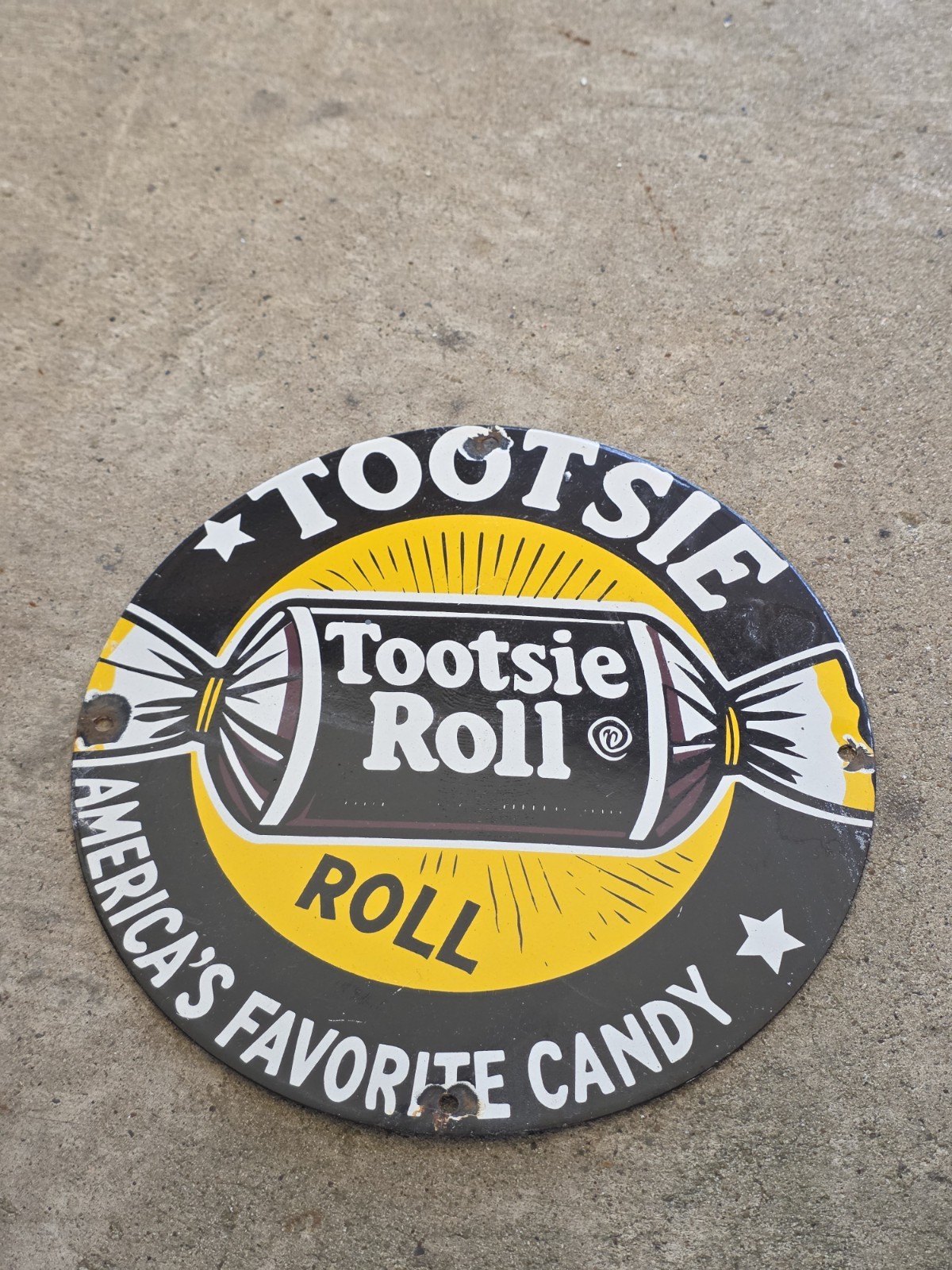 VINTAGE TOOTSIE ROLL AMERICA\'S FAVORITE CANDY PORCELAIN SIGN 12\