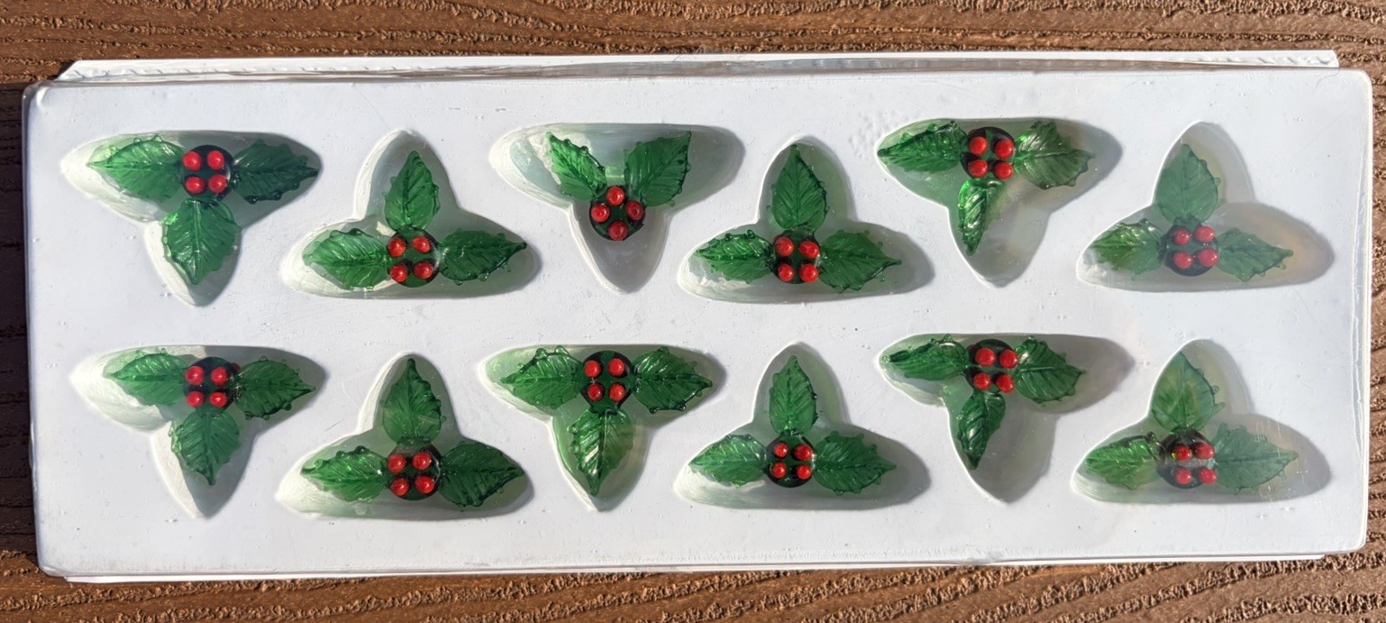 VTG Villeroy & Boch 10 Acrylic Holly Leaf W Red Berries Christmas Table Decor
