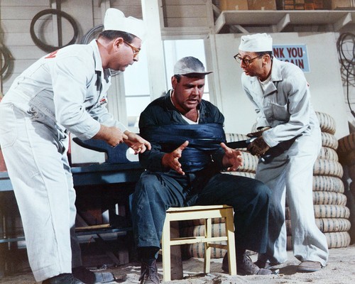 ITS A MAD MAD MAD MAD WORLD PRINTS AND POSTERS 294497