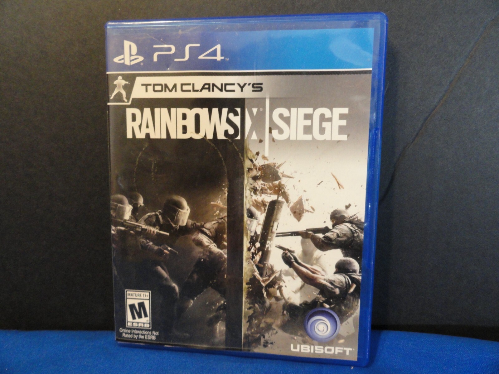 Tom Clancy's Rainbow Six Siege (PlayStation 4, 2015) CD