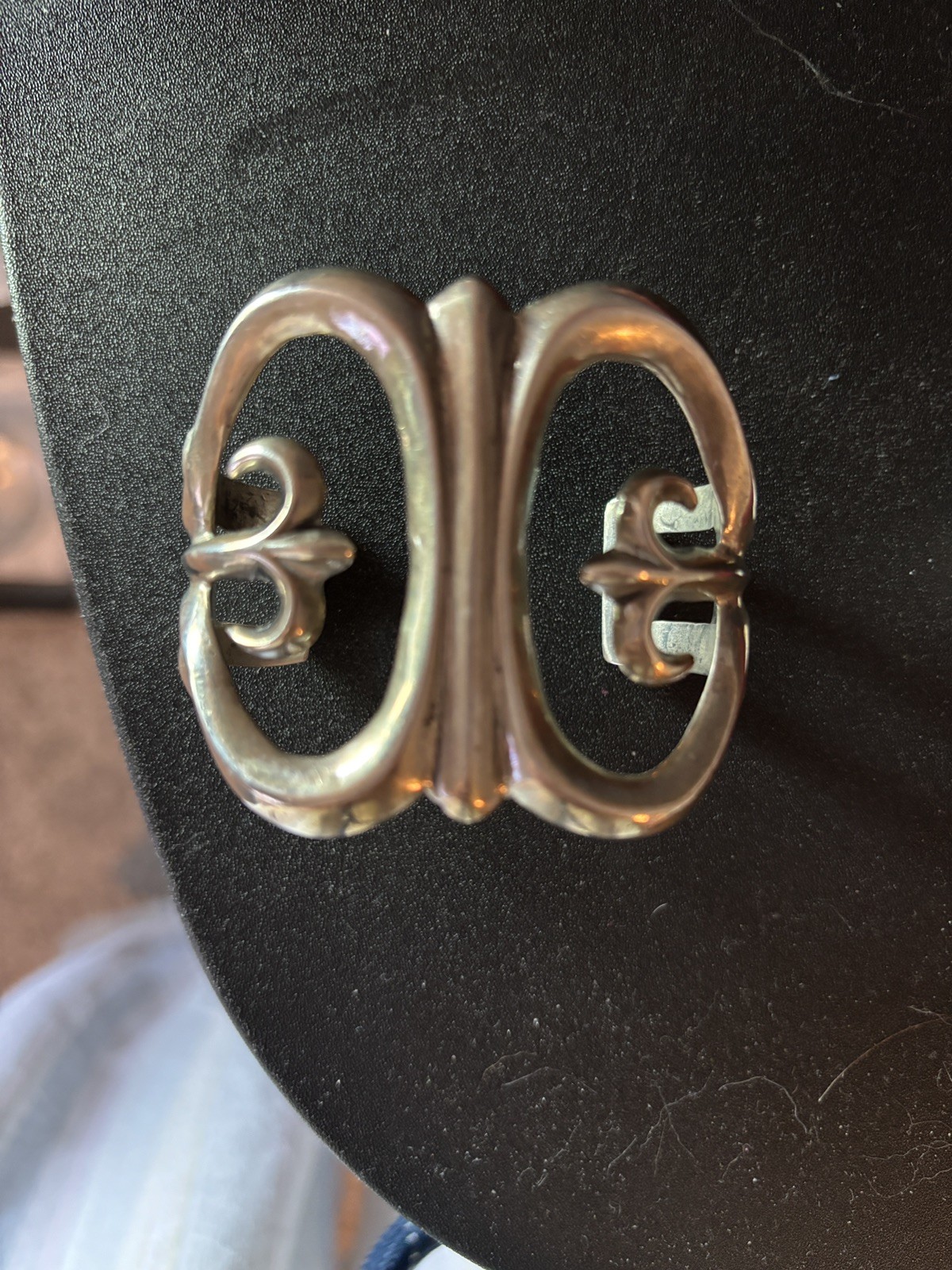 LARGE VTG NATIVE AMERICAN  STERLING SILVER CUFF (no marks) 84 grams of sterling