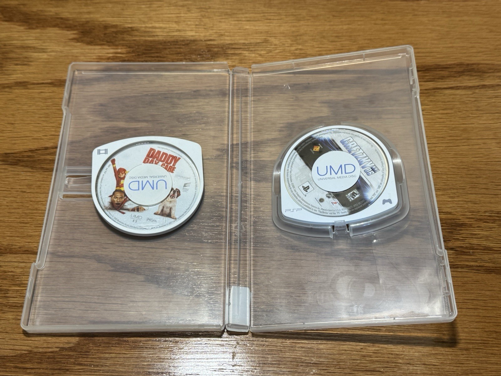 Gretzky NHL 06 Sony PSP Hockey Game + Daddy Day Care UMD Movie