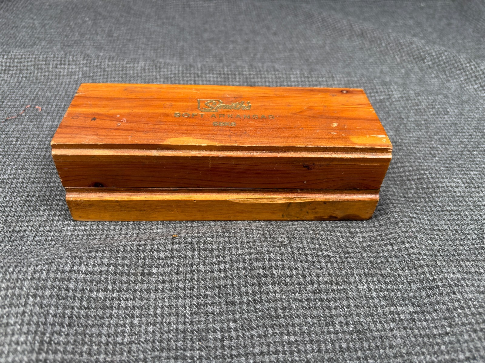 Smith's SBK6 Soft Arkansas Sharpening Stone - Bench Stone - 6 x 1.5 x 7/16