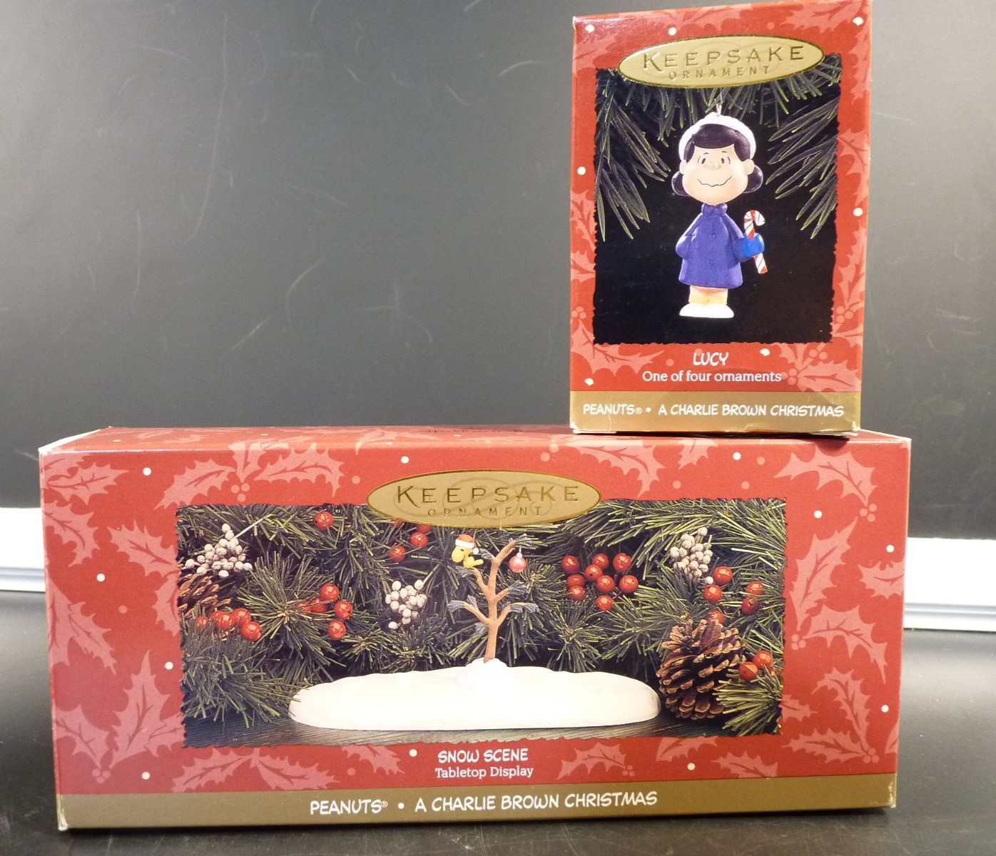 1995 Hallmark Peanuts Ornament Base \