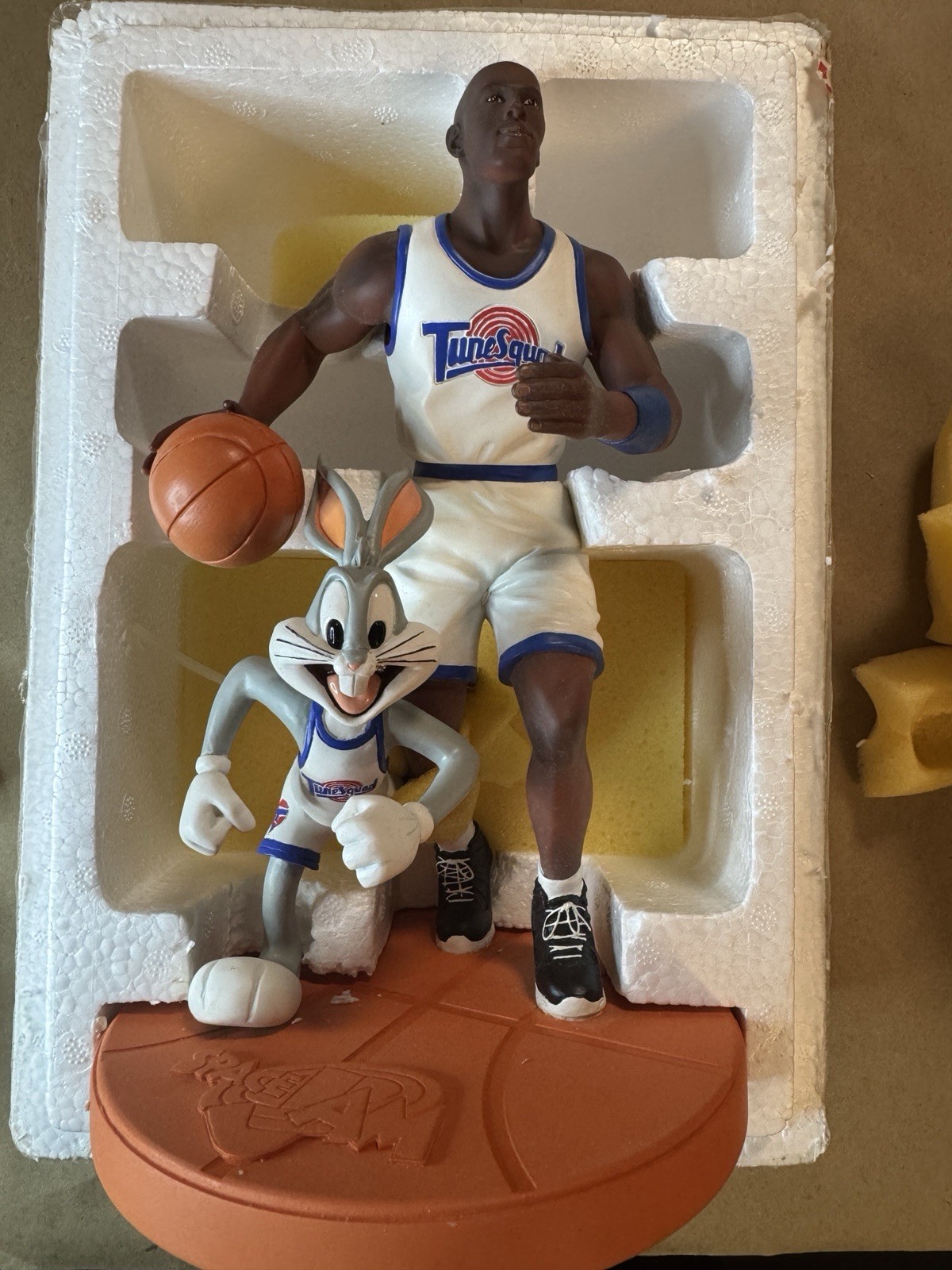 Space Jam Figure - Michael Jordan & Bugs Bunny Statue - Warner Bros