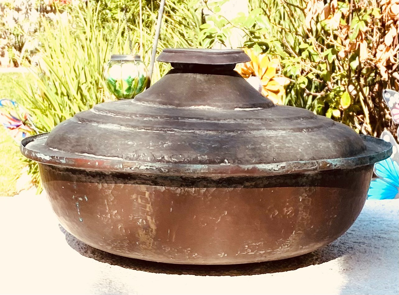 LATE 1800'S LARGE HAMMERED COPPER SOUP OR STEW POT WITH LID 14