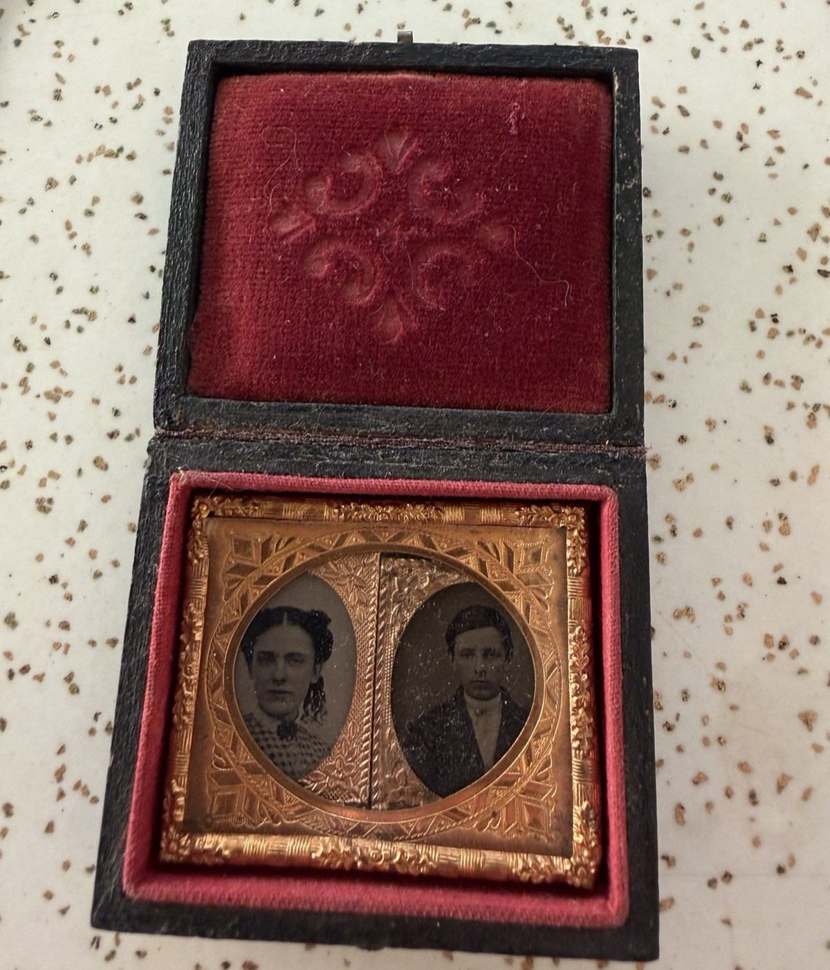 Rare Antique Double Mini Ambrotype Portraits Leather Case B&W