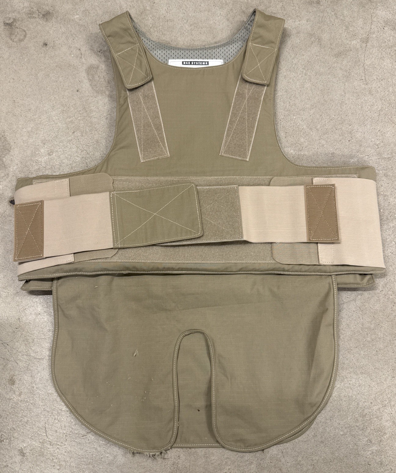 BAE SYSTEMS Low Visibility Body  Vest W/ Inserts H92222-06-D-0002-0045 Sz Med
