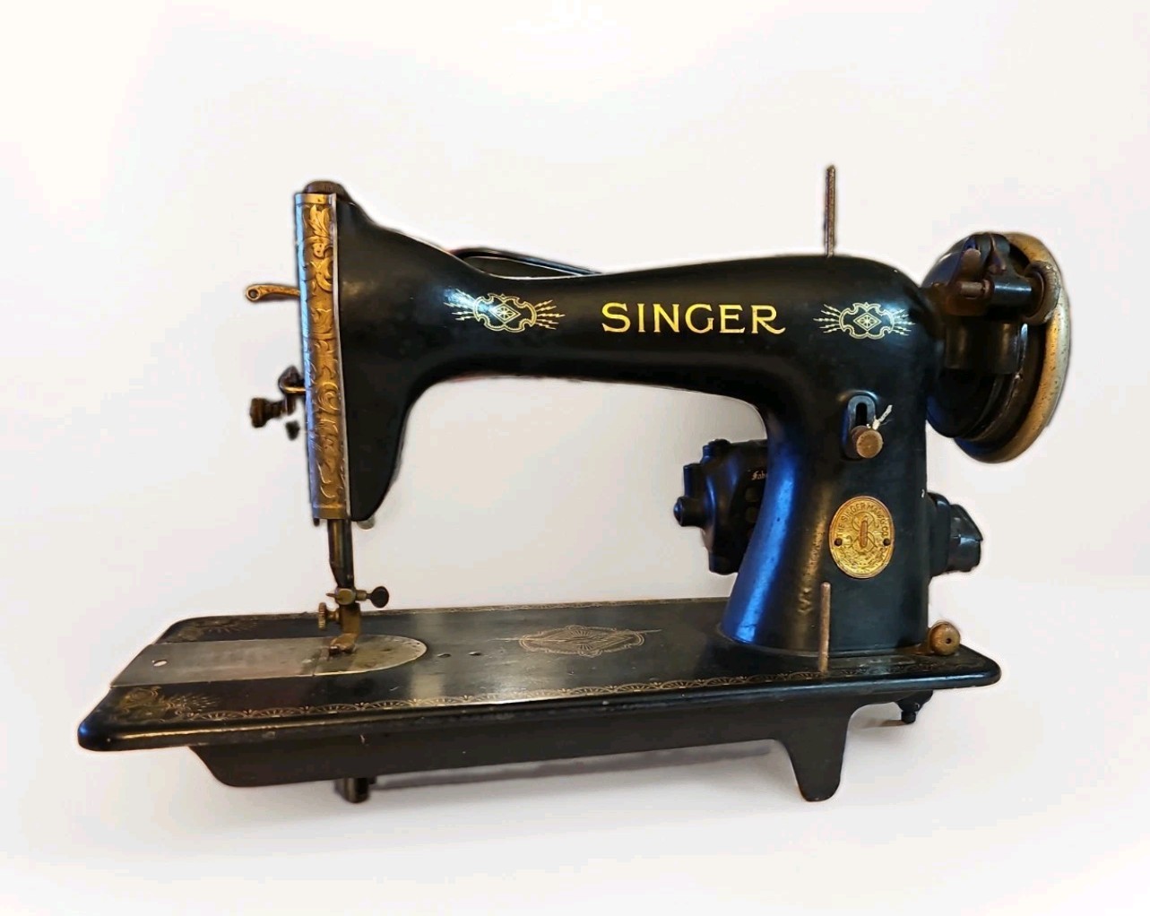 Vintage 1930s Singer Sewing Machine Antique Motor #5250260 (Read) Black Gold 