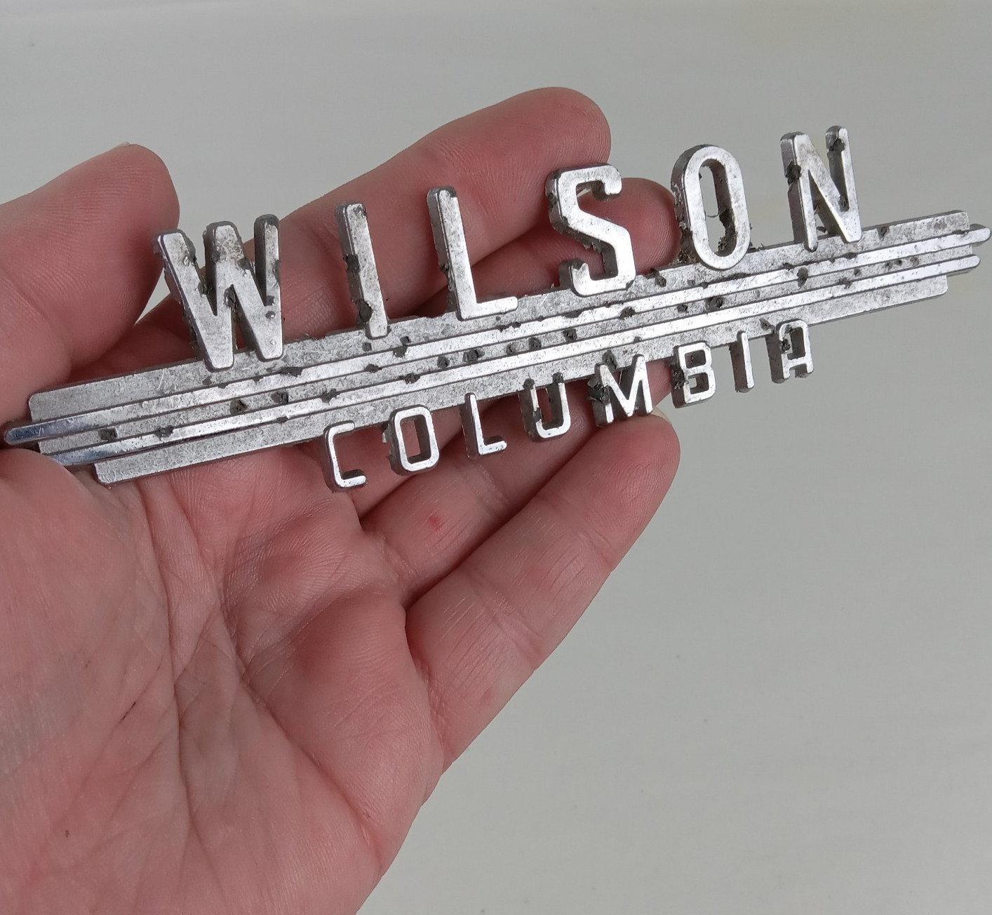 Vintage 1940s 1950s  WILSON COLUMBIA Car Dealer Dealership Badge Emblem Art Deco