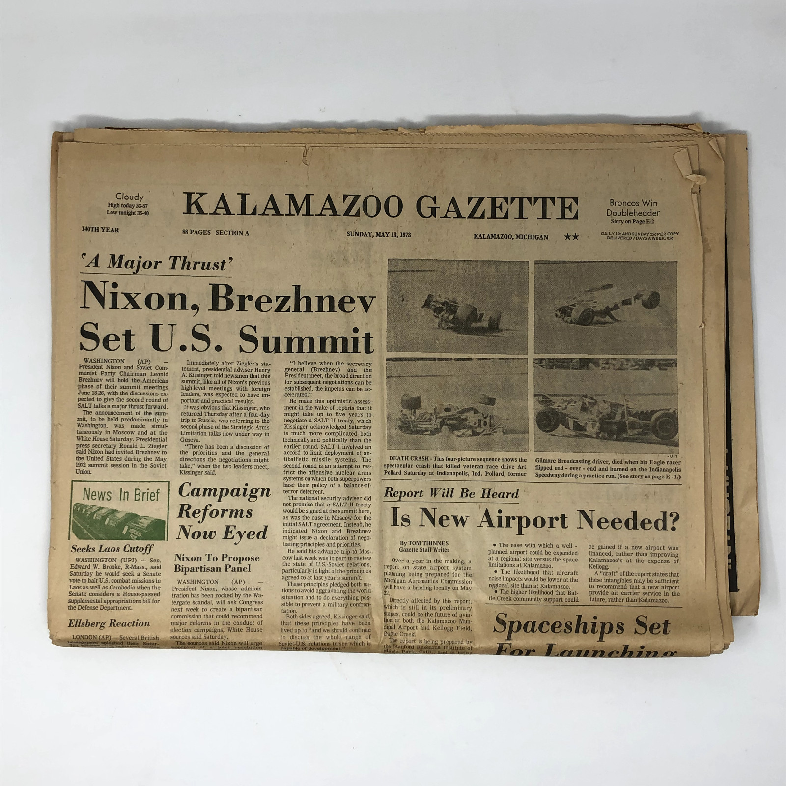 13 Part Kalamazoo Gazette Newspapers May 13, 1973 Navy Women Nixon Skylab Space