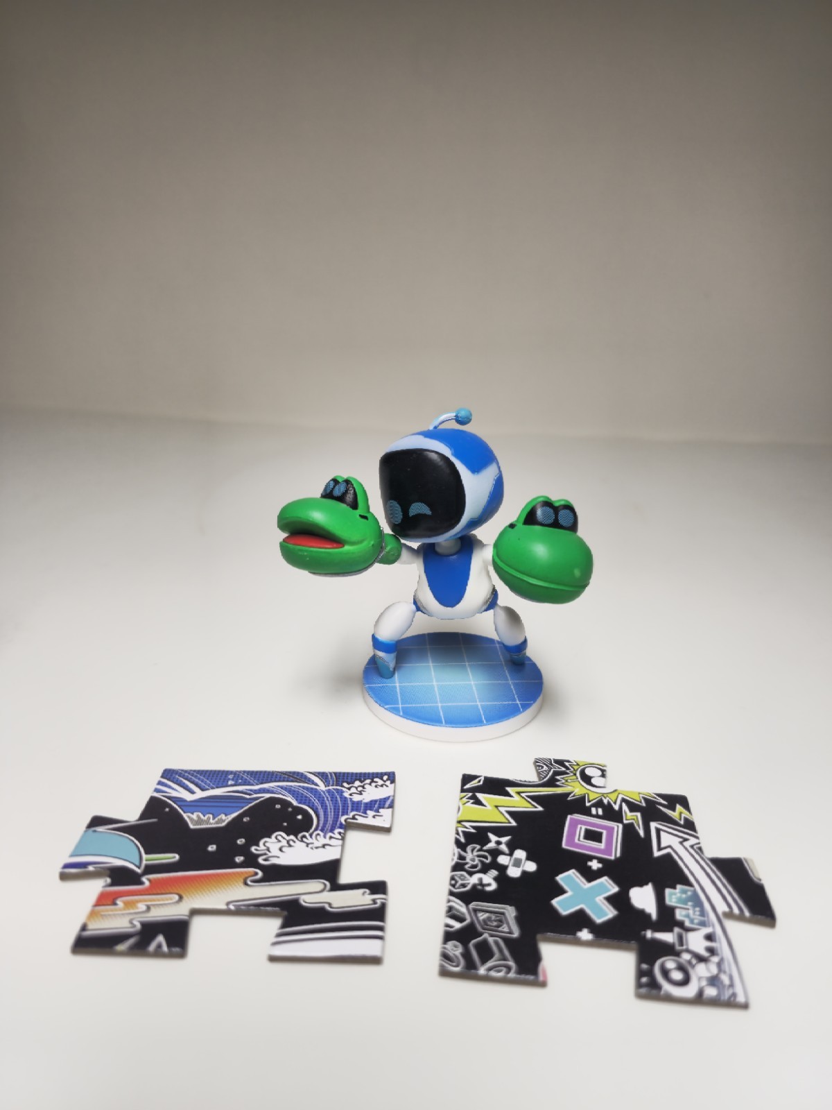 Astro Bot Mystery Figure PlayStation - Astro & Keri Kero. With Puzzle Pieces