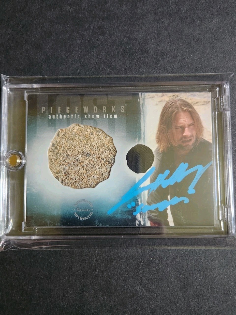 Josh Holloway Signed Lost Inkworks Sand/Relic Card With Character Name \