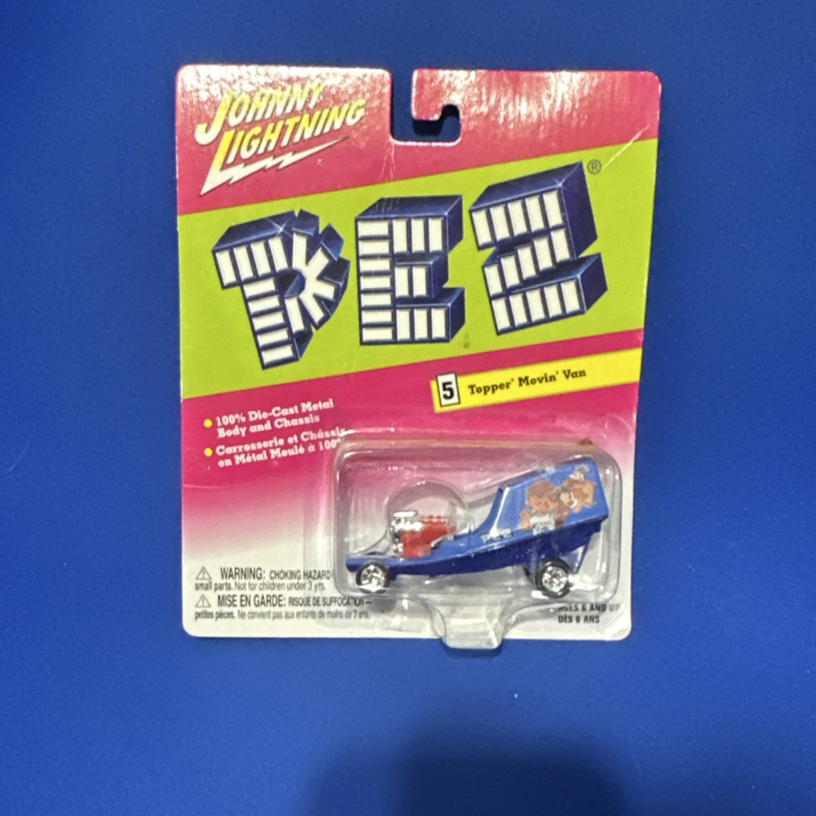 Johnny Lightning PEZ Topper Movin\' Van Die-Cast Vehicle Playing Mantis 2004
