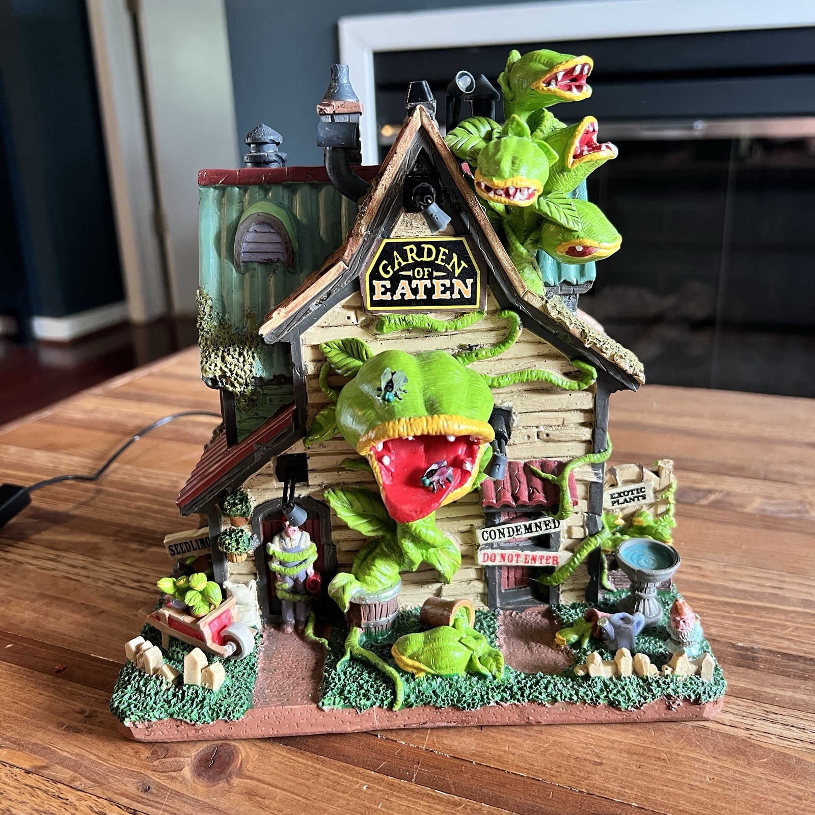 Lemax Spooky Town  “Garden of Eaten” Halloween Village Retired - UNTESTED