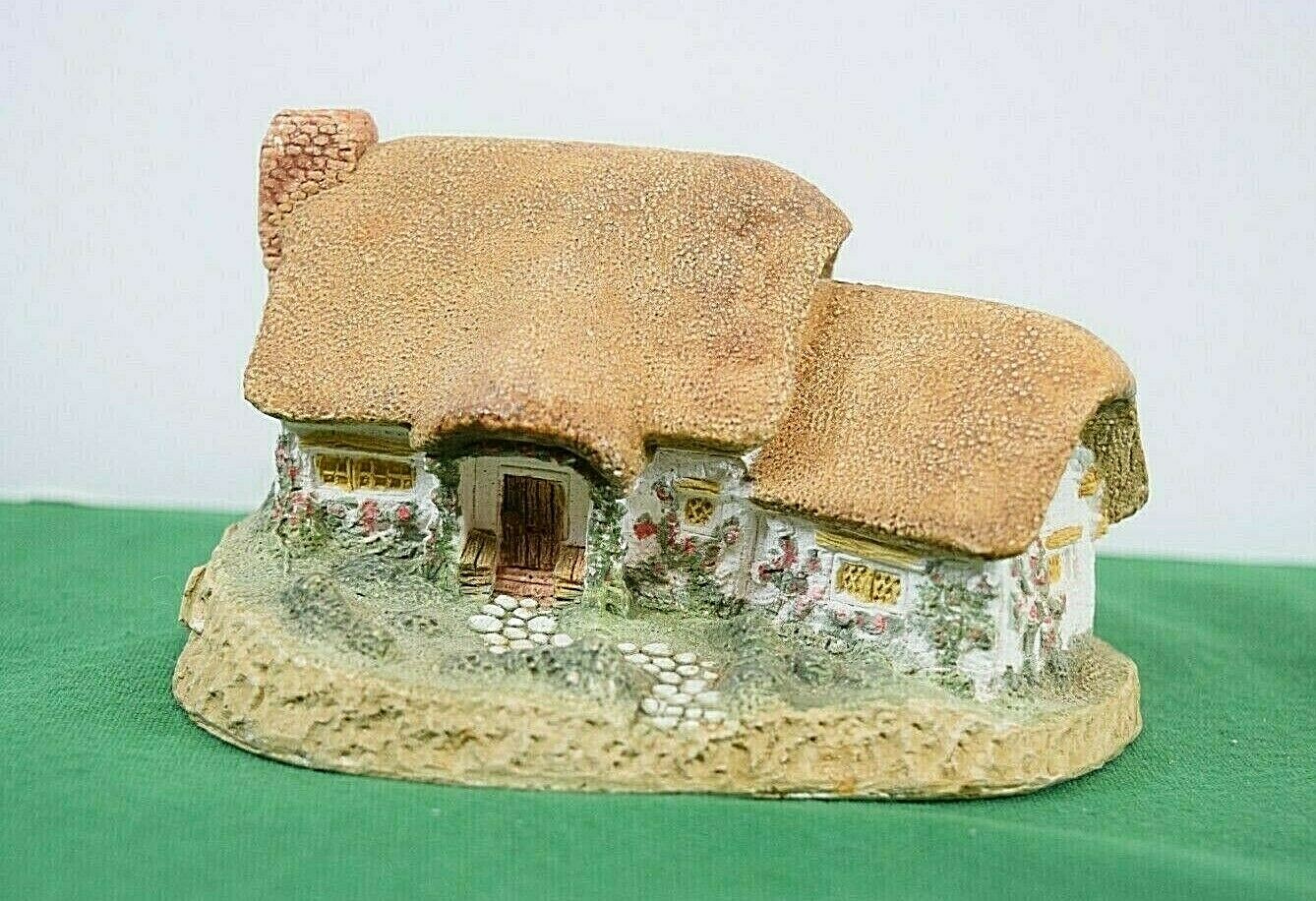 Rare David Winter Rose Cottage. Mold One.