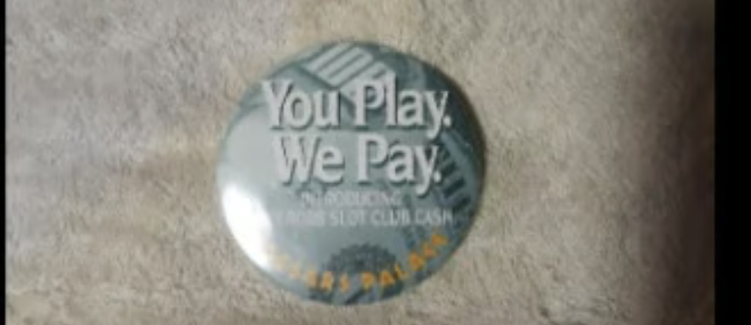 Caesars palace emperors slot club pinback button \