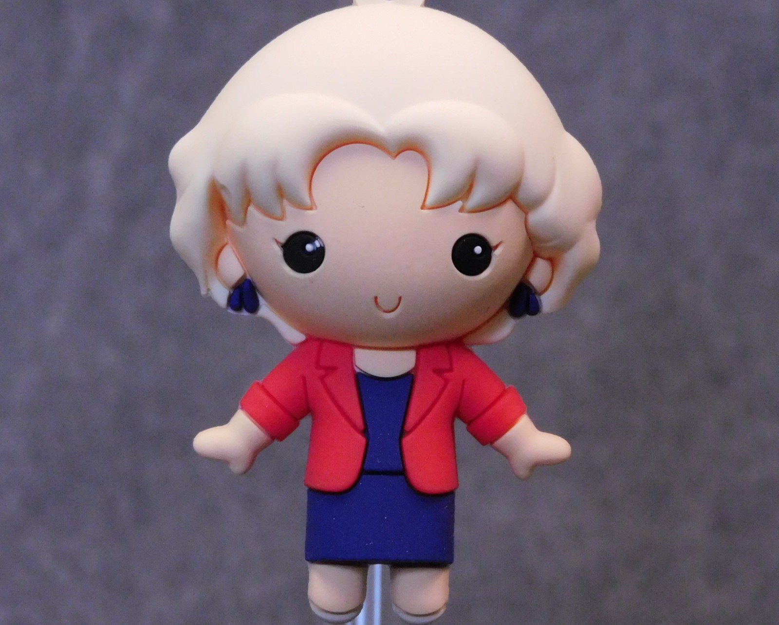 Golden Girls NEW * Magenta Coat Rose Clip * Blind Bag Series 8 Key Monogram