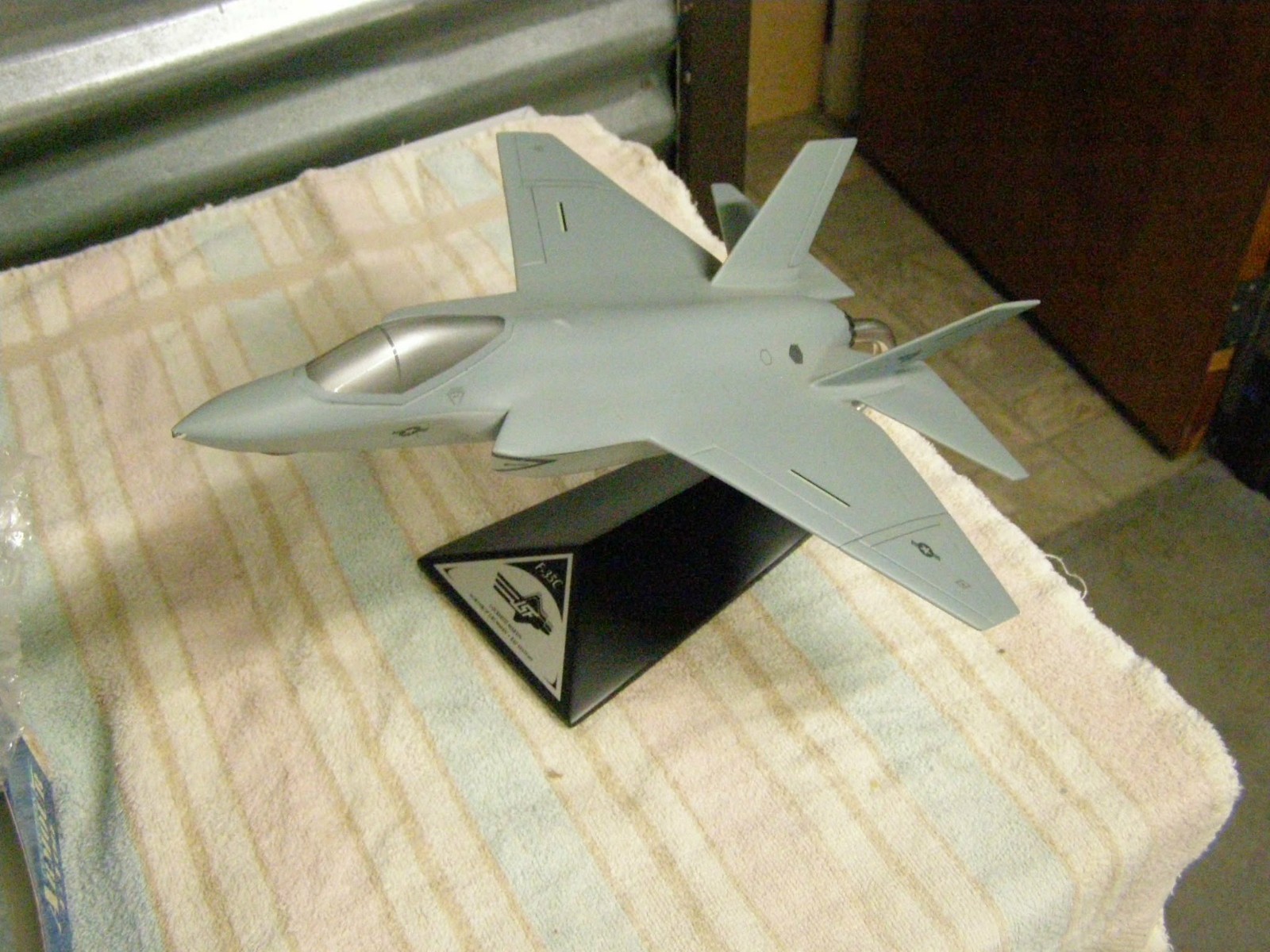 F-35 Joint Strike Fighter Desk Model