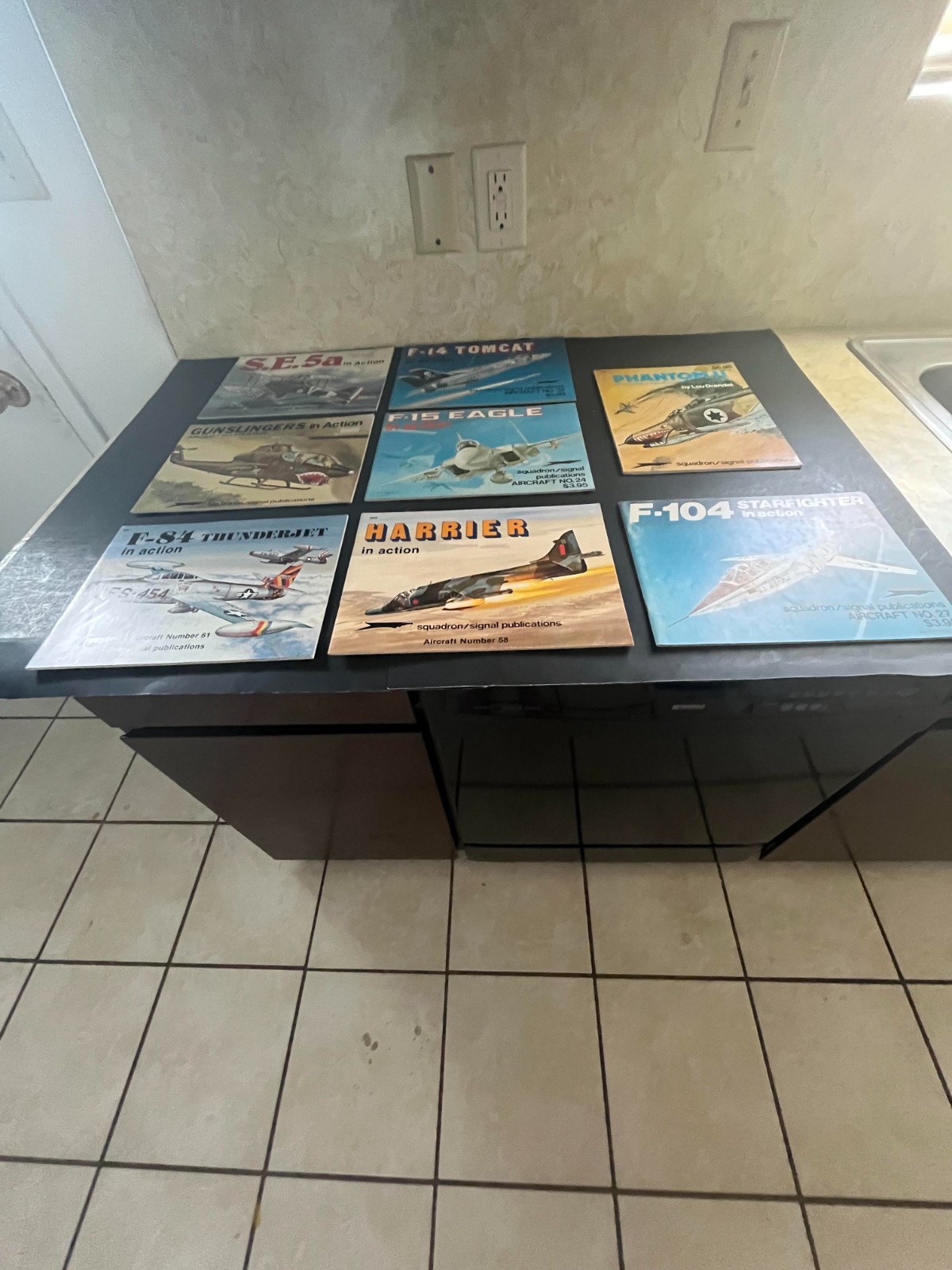 LOT OF 8 SQUADRON SIGNAL AIRCRAFT IN ACTION BOOKS LOU DRENDEL ILLUSTRATED VG +