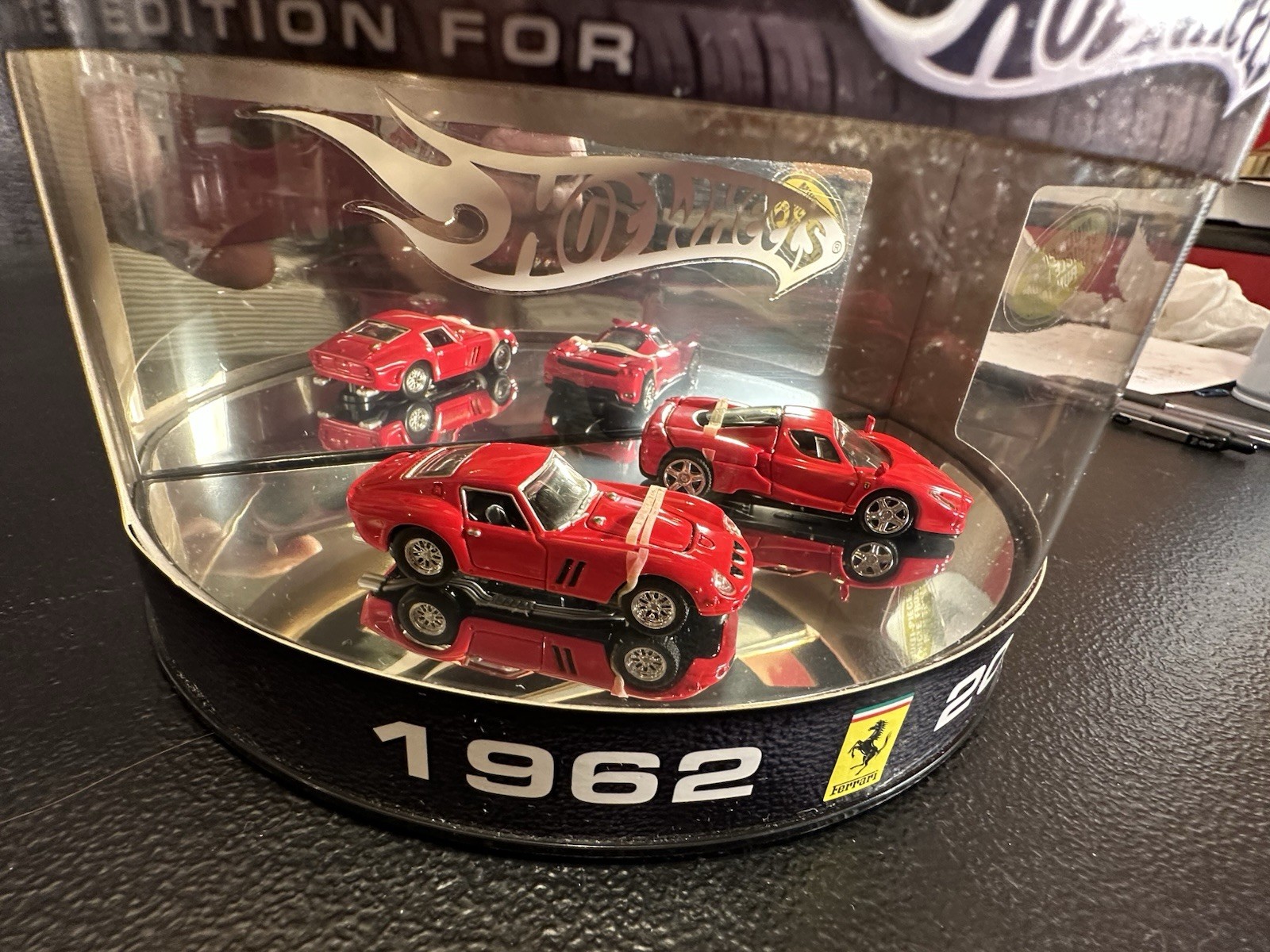 RARE- Hot Wheels Ferrari 250Gto & Enzo 1/64 Scale Set of 2 - Limited NIB Sealed
