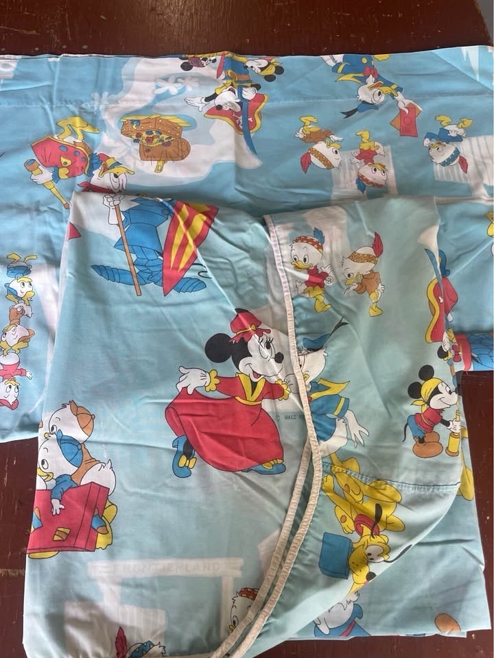 vintage 1970s/1980s Walt Disney Productions \