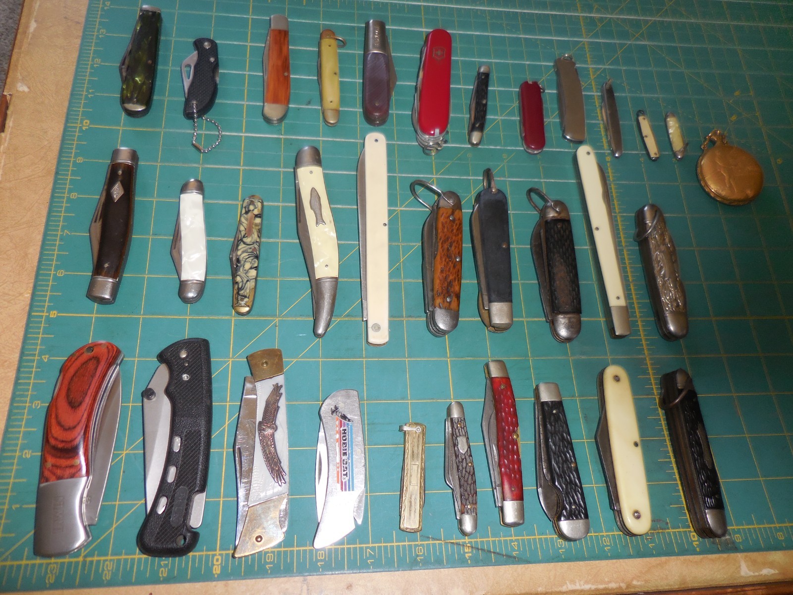 Vintage Pocket Knife Lot of 33 Old Folding Knives As-Is