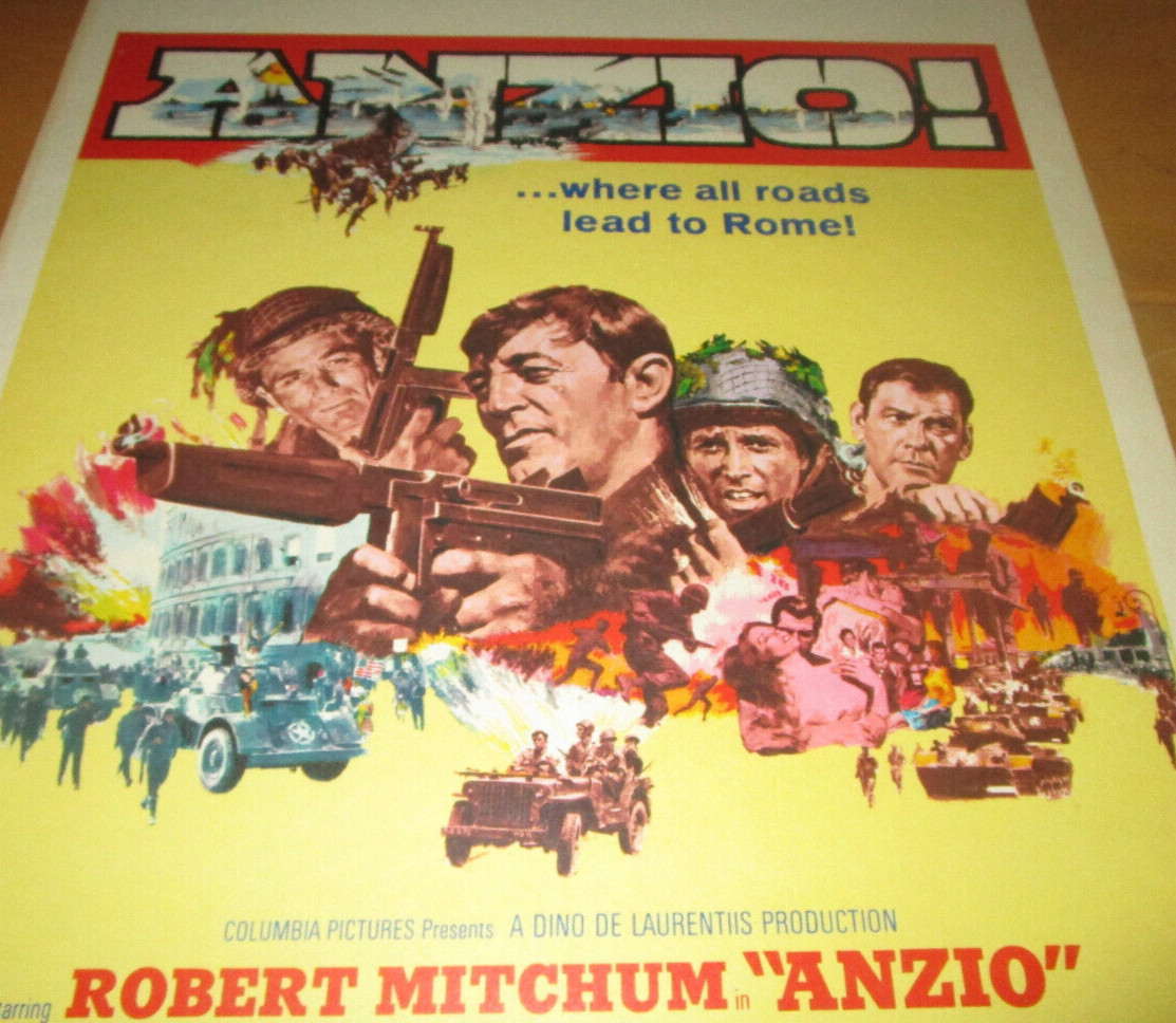 Robert Mitchum Peter Falk in \