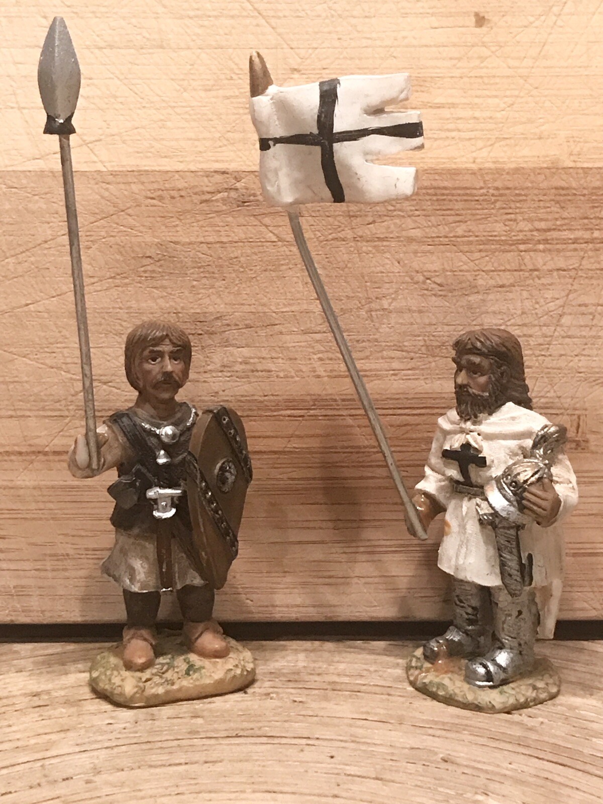 Medieval Knight Small Resin Figurine Set of 2 Pieces 2 1/2“ Tall SELLING MY SETS