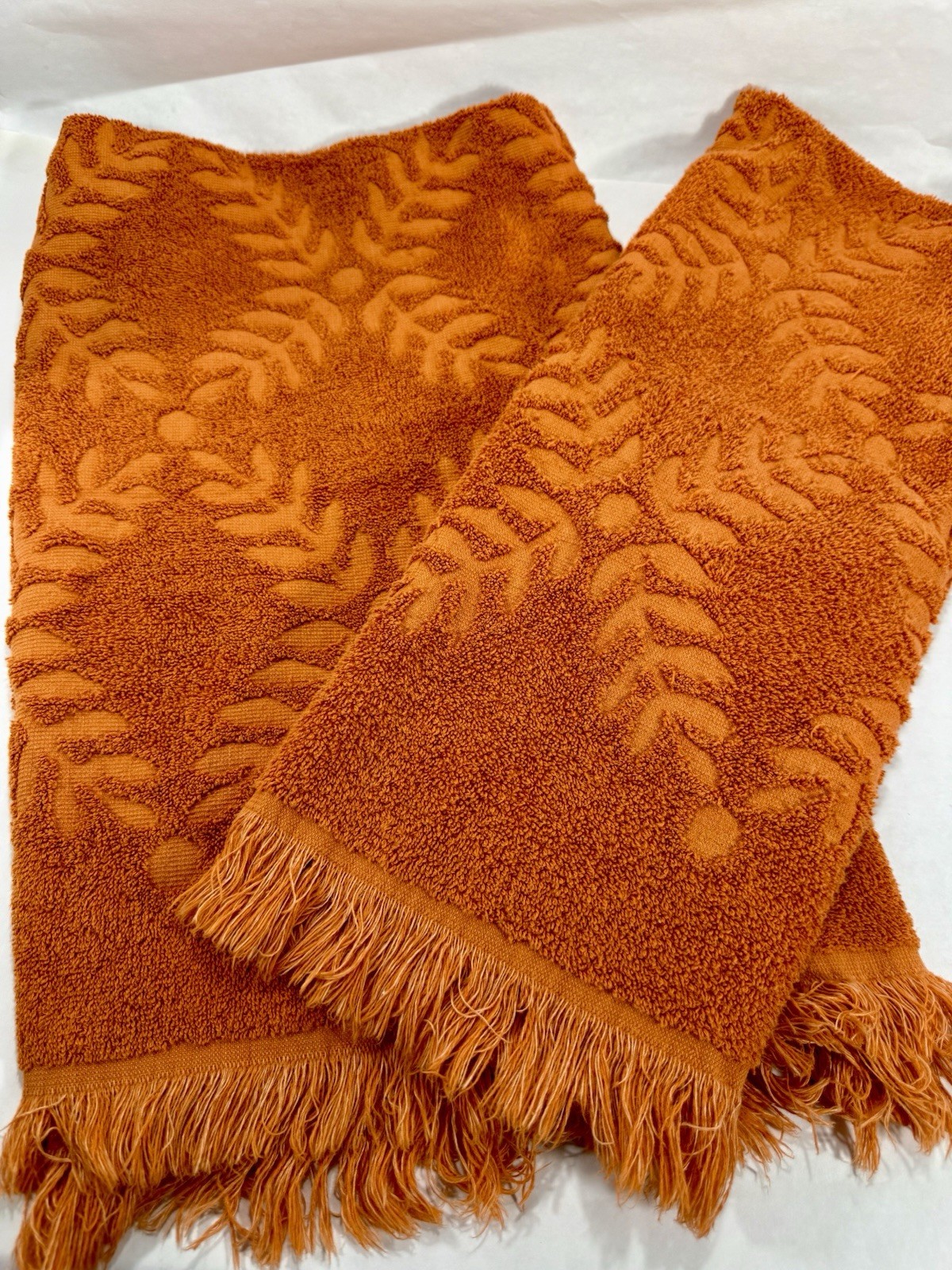 2 Vintage Cannon? Sculpted Lime Green Orange Laurel Leaf Fern Bath Towels