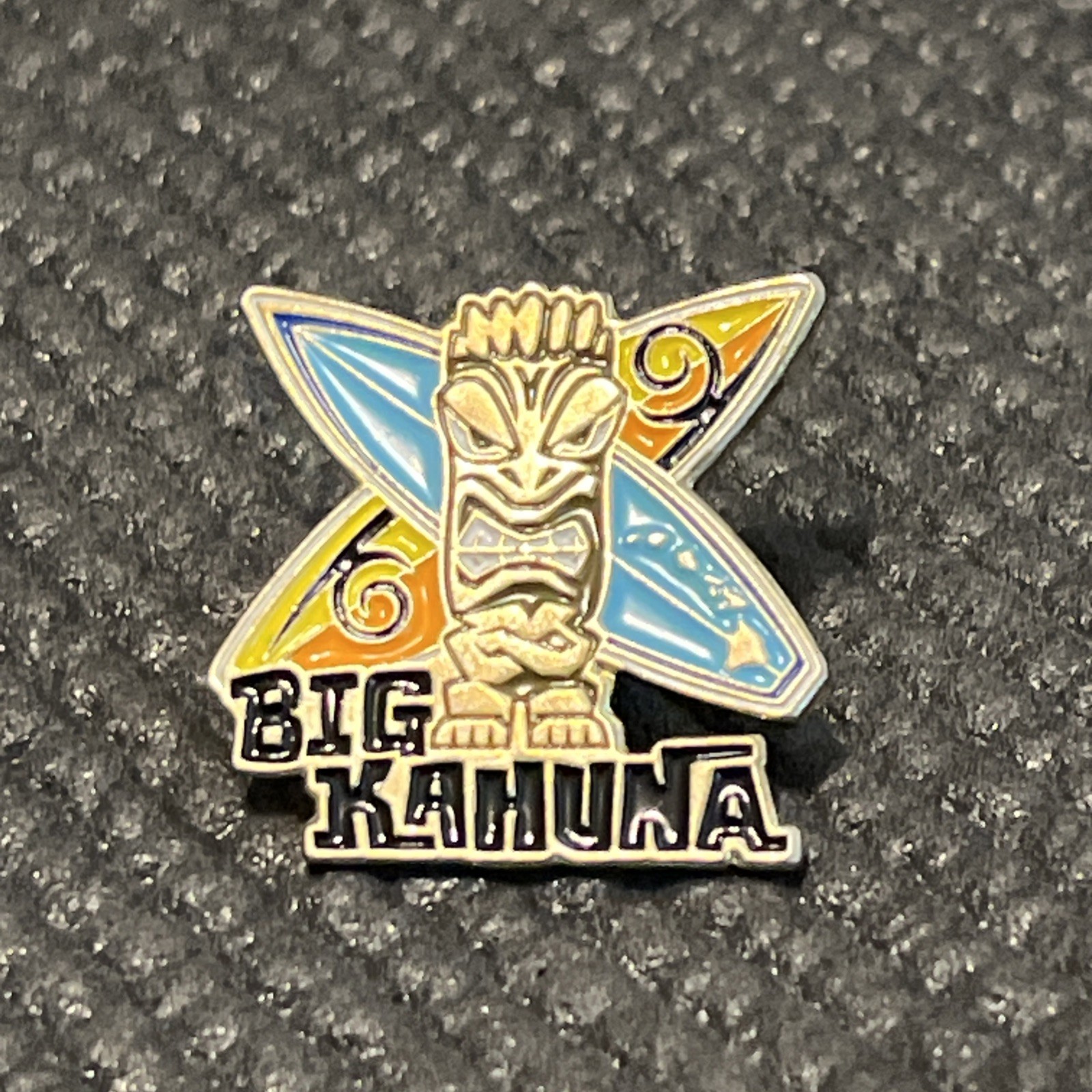 Gotta Be Hawaiian Big Kahuna Lapel Pin Hat CollectorSurfing Hawaii P7137