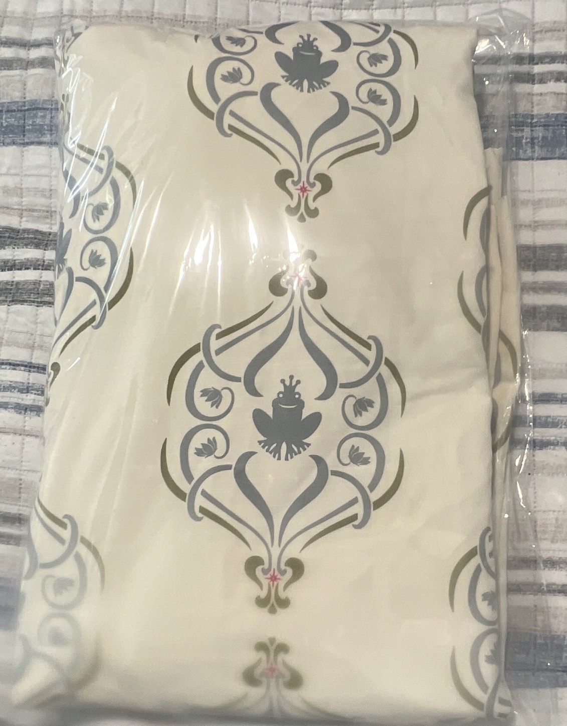 Disney Port Orleans Riverside Resort Curtain Panel  Hidden Frog Disney Parks 🐸