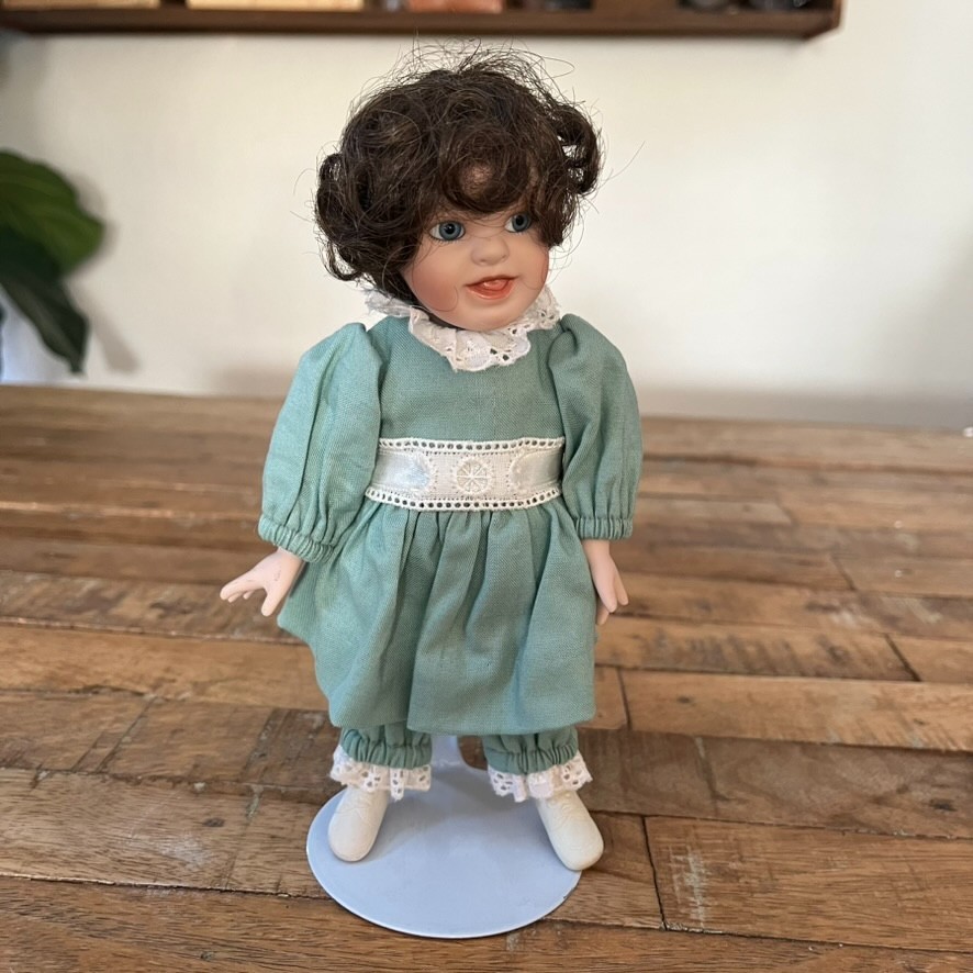 1995 Ashton-Drake Galleries Collector's Porcelain Doll