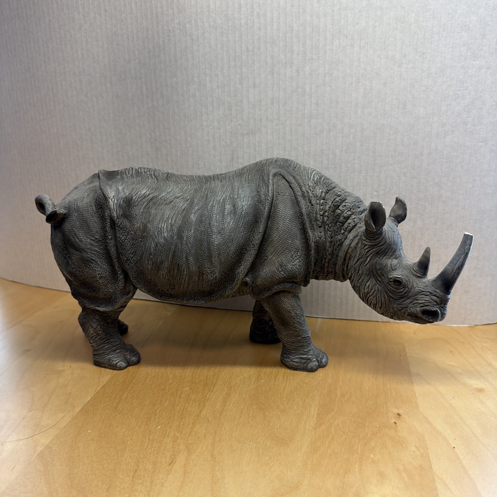2007 DWK White Rhinoceros Rhino Resin Figurine 14.5